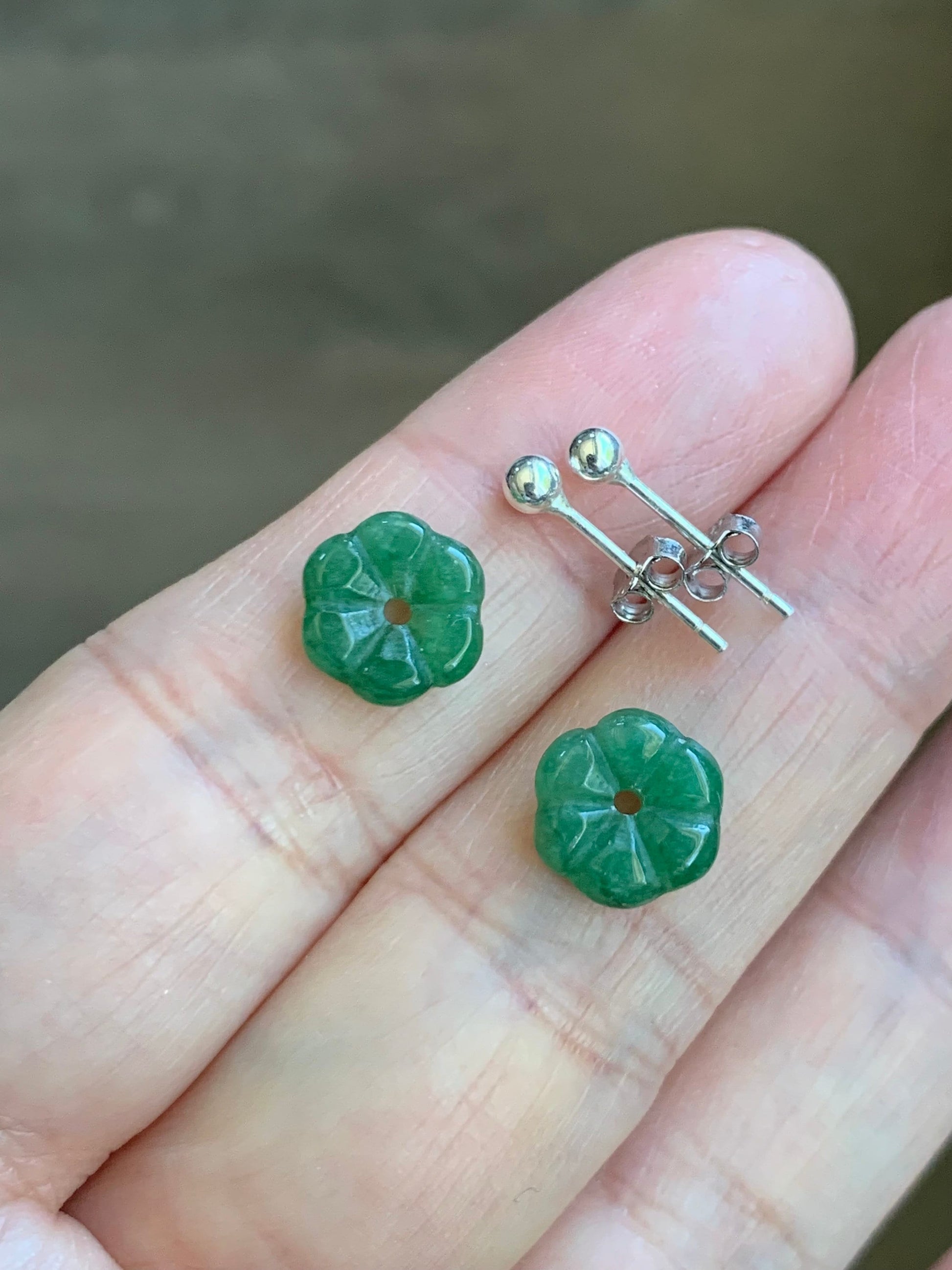 Natural Burmese Icy Translucent Dark Green Jadeite Flower Stud Earrings Sterling Silver 天然缅甸糯冰绿翡翠小花银耳钉