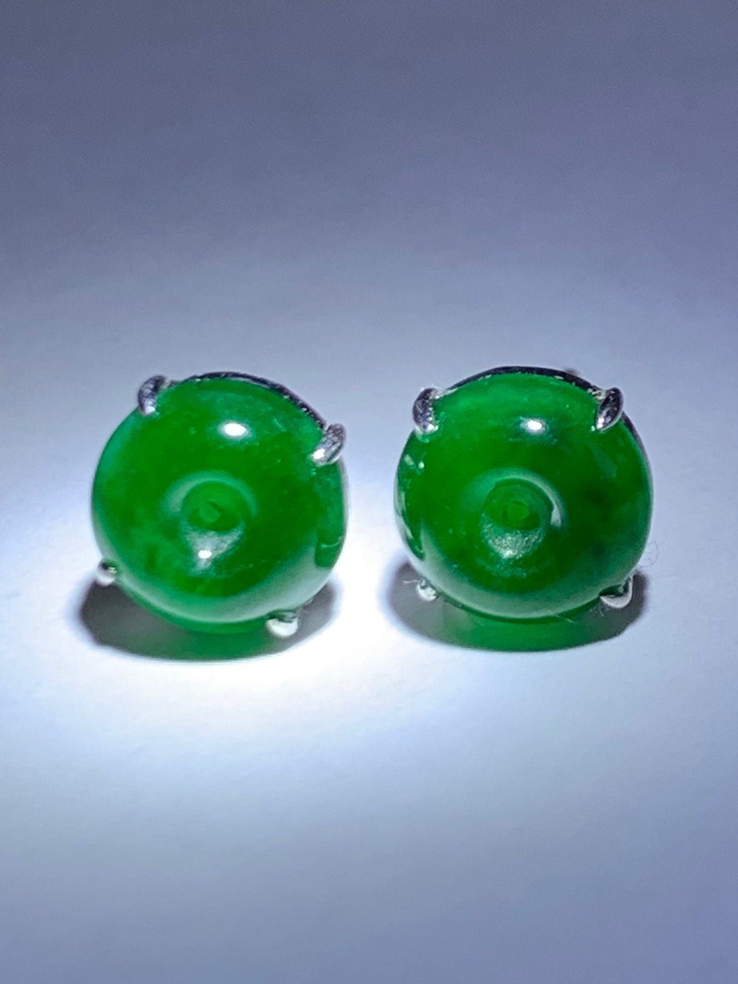 Certified Natural Guatemalan Icy Translucent Vibrant Green Jadeite Mini Ping An Kou Stud Earrings 18K White Gold 天然高冰危绿翡翠迷你平安扣镶嵌耳钉 7041