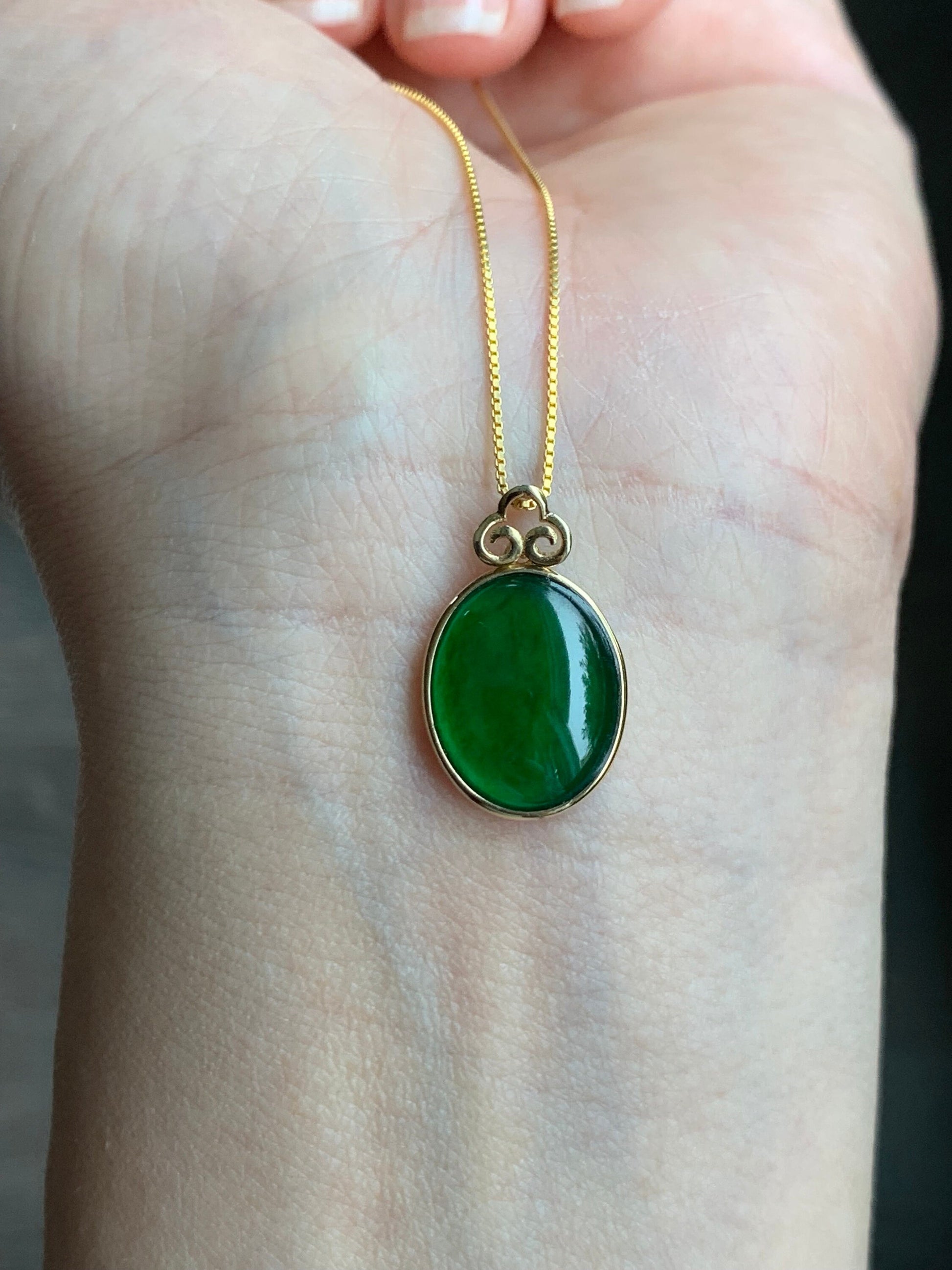 Certified Natural Guatemalan Icy Highly Translucent Vibrant Green Jadeite Oval Pendant 18K Yellow Gold Ruyi Design 天然老种冰危绿翡翠如意款镶嵌吊坠 1455