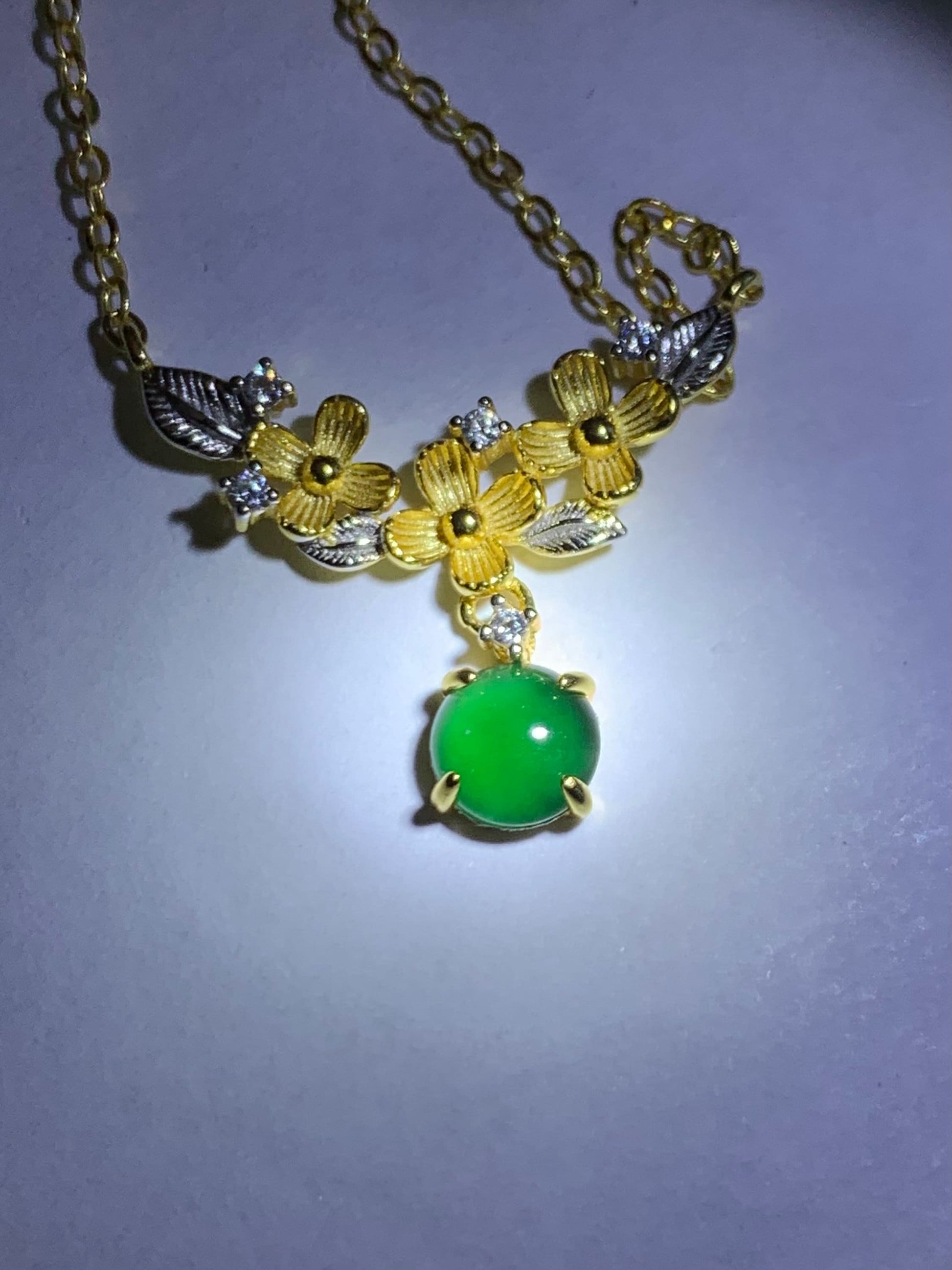 Natural Guatemalan Icy Translucent Vibrant Green Jadeite Spring Flower Pendant Necklace Sterling Silver Adjustable 16”-18.5” 天然高冰危绿翡翠银镶锁骨链