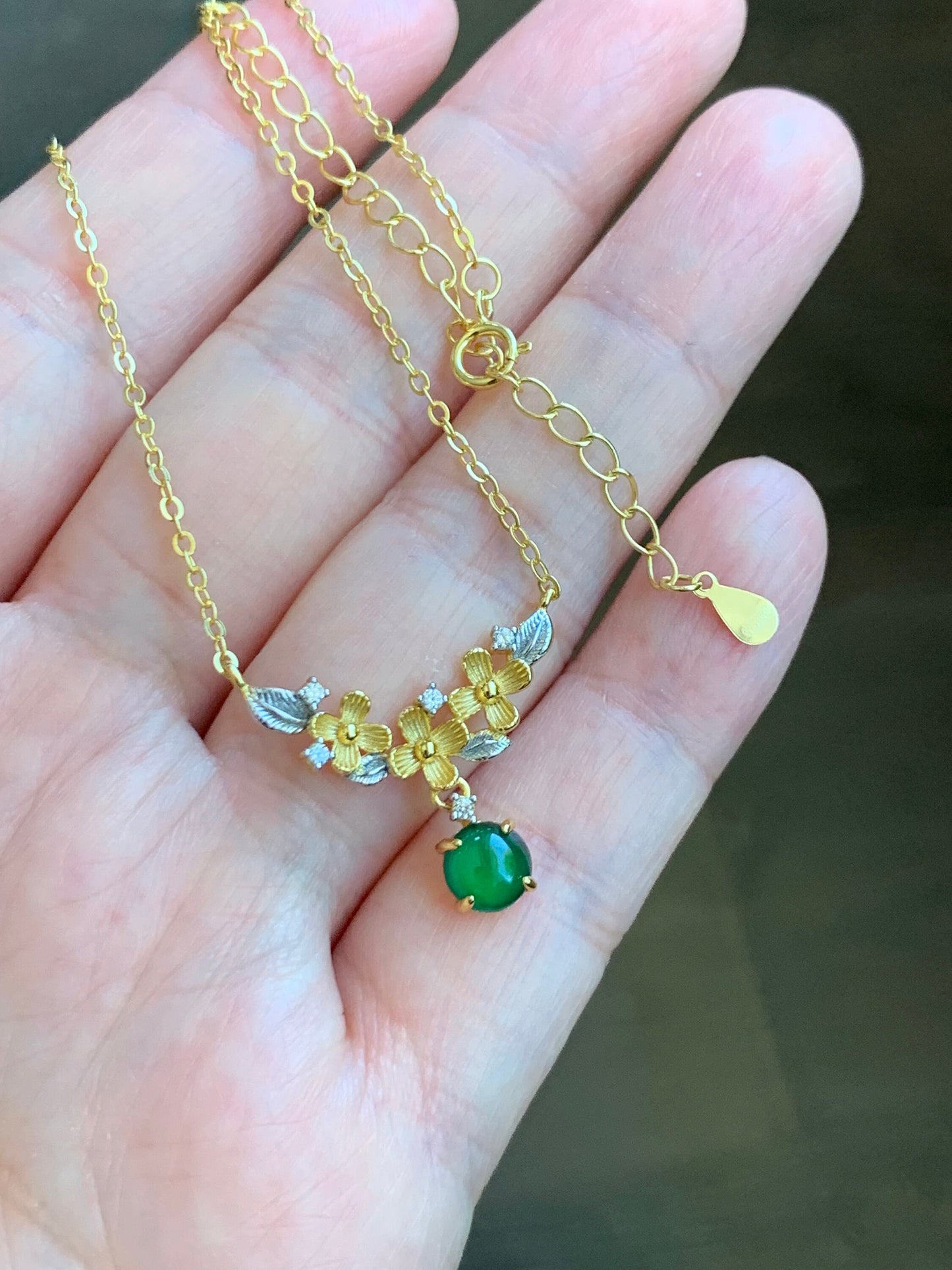 Natural Guatemalan Icy Translucent Vibrant Green Jadeite Spring Flower Pendant Necklace Sterling Silver Adjustable 16”-18.5” 天然高冰危绿翡翠银镶锁骨链