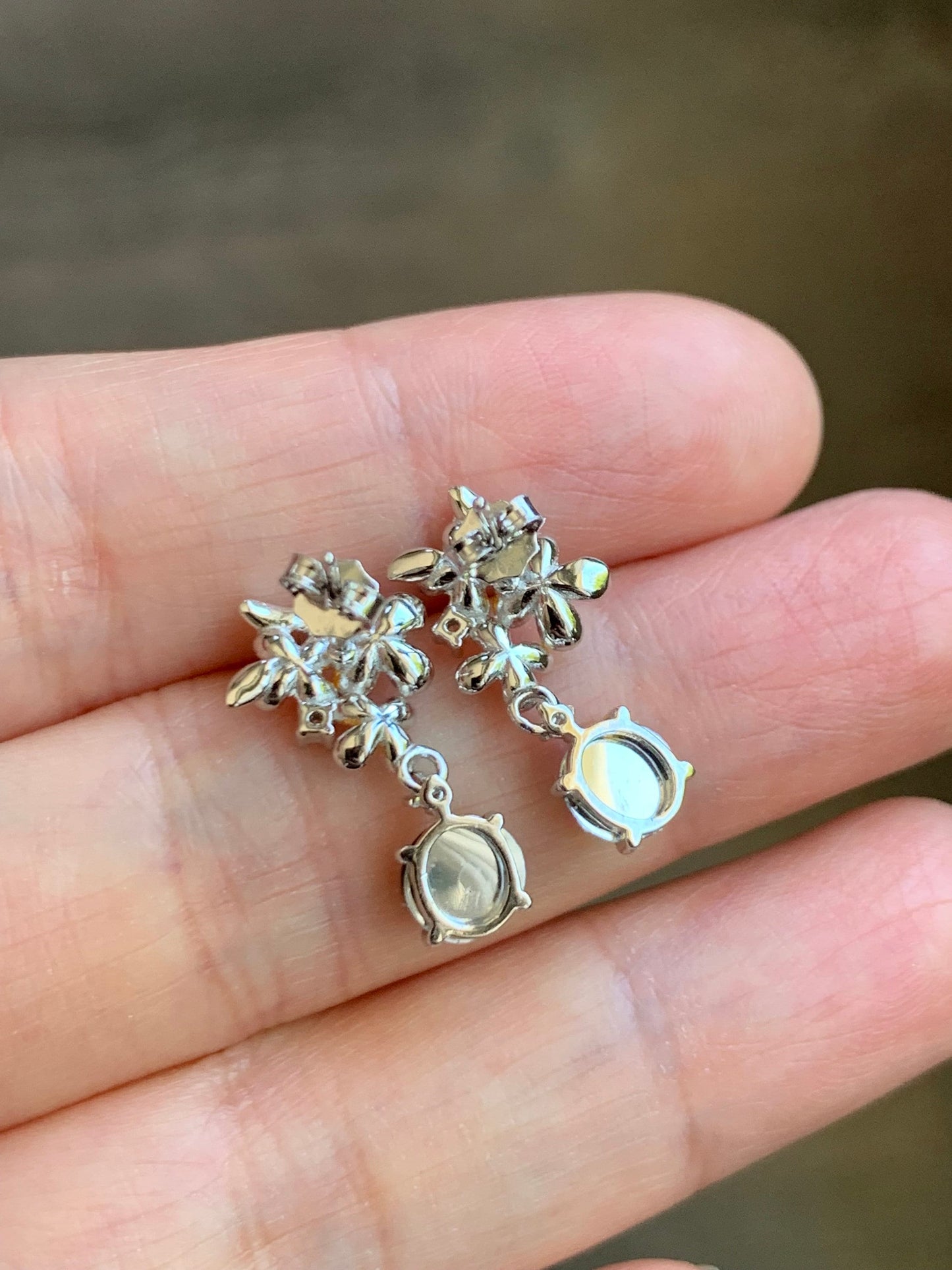 Natural Guatemalan Icy Translucent Vibrant Green Jadeite Spring Flower Stud Earrings Sterling Silver 天然高冰危绿翡翠银镶耳钉