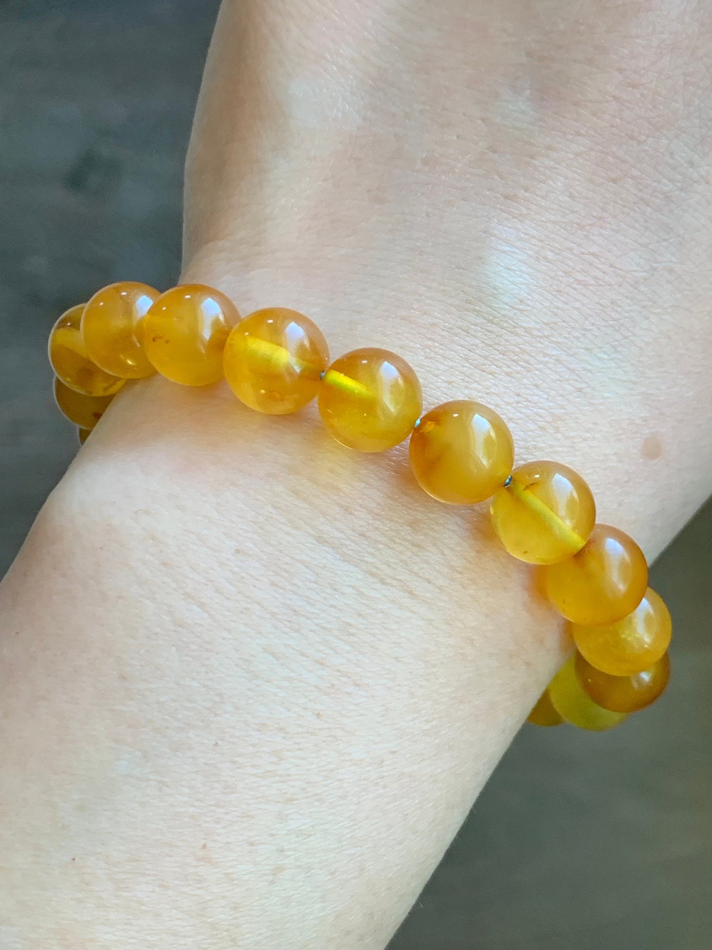 Natural Guatemalan Premium Icy Light Blue Jadeite Bead Aged Fossilized Honeybee Wax Yellow Tree Resins Beaded Bracelet 7" 12g 天然冰危蓝翡翠珠蜜蜡珠手串