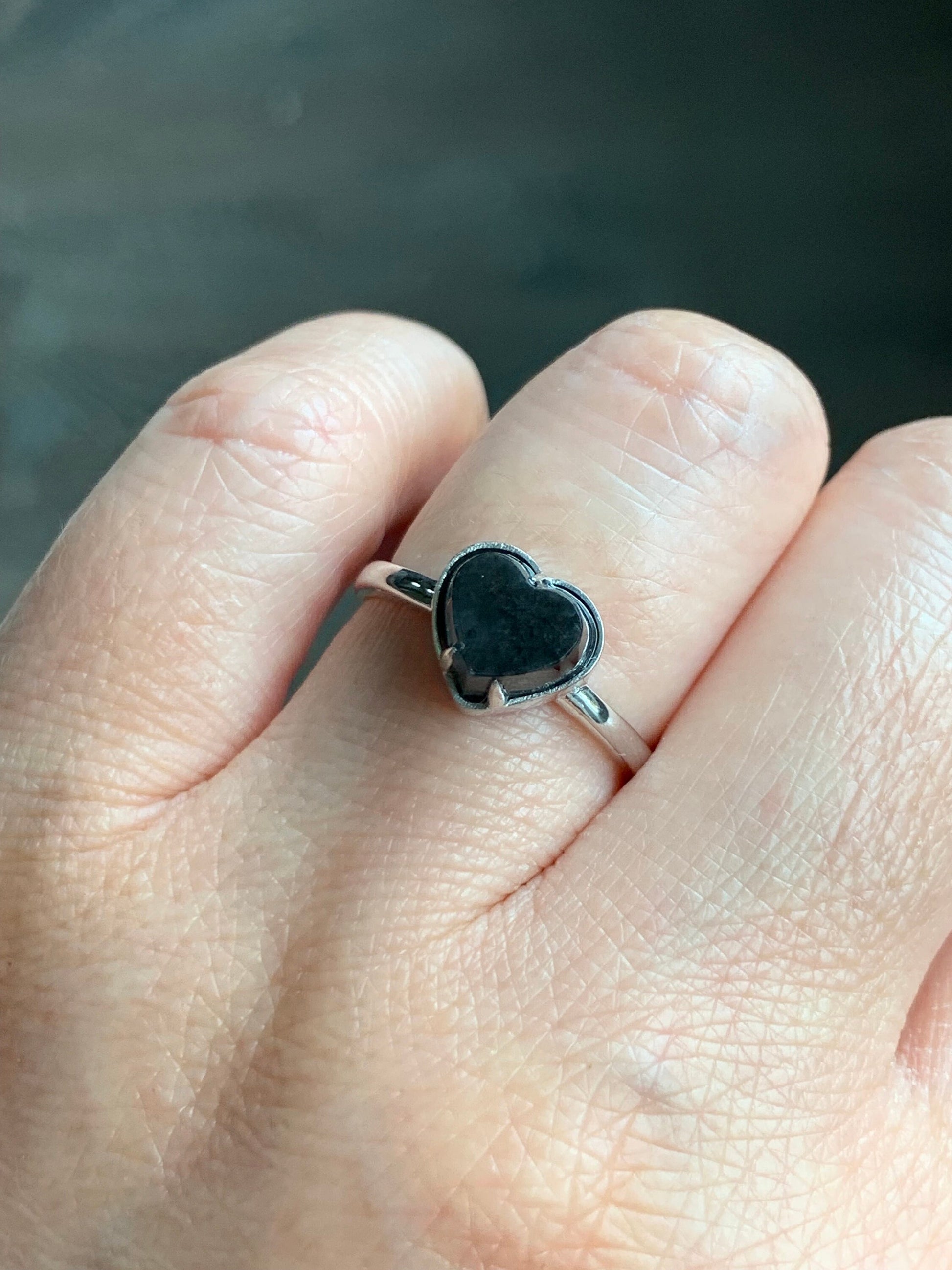 Certified Natural Burmese Icy Translucent Dark Wuji Jadeite Heart Ring 18K White Gold Size 7.25 2.41g 天然缅甸冰乌鸡翡翠爱心蛋面镶嵌戒指 7045