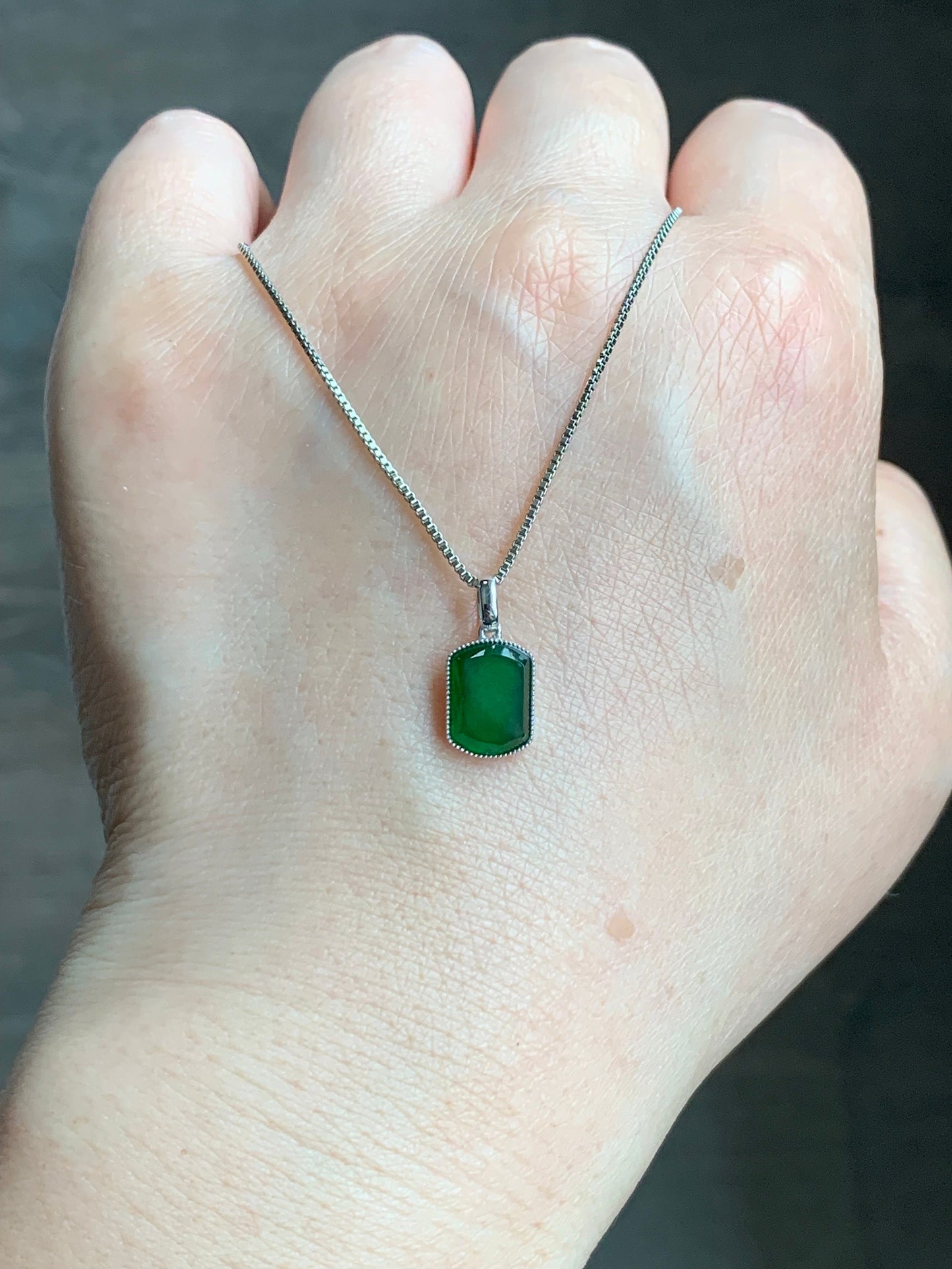 Certified Natural Guatemalan Premium Icy Highly Translucent Vibrant Green Jadeite Petite Pendant 18K White Gold 1.03g 天然冰危绿翡翠无事牌镶嵌吊坠 1454