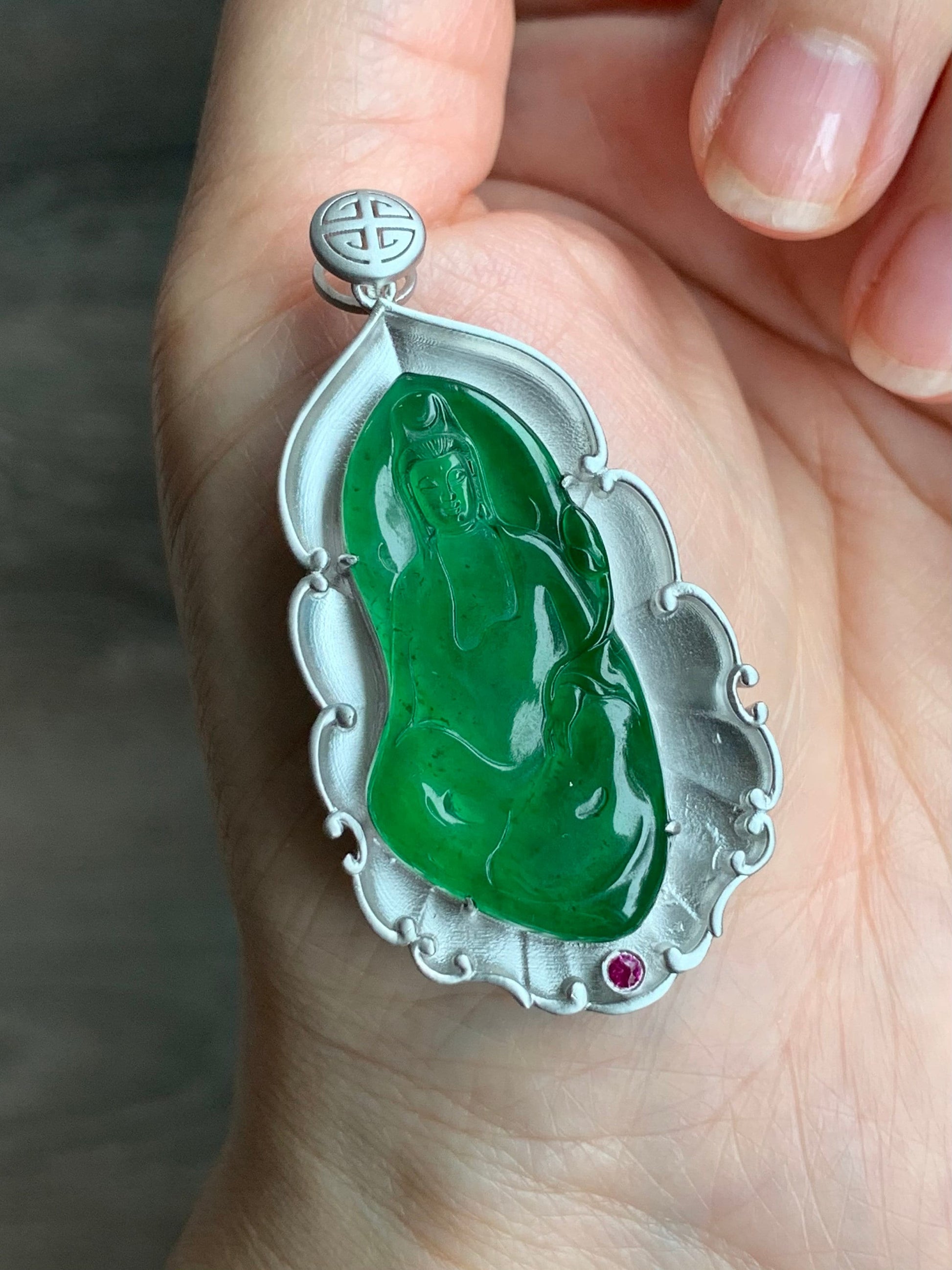 Certified Natural Guatemalan Icy Highly Translucent Vibrant Green Jadeite Carved Guanyin Pendant Sterling Silver 10.95g 天然老种冰危绿翡翠观音镶嵌吊坠 1470
