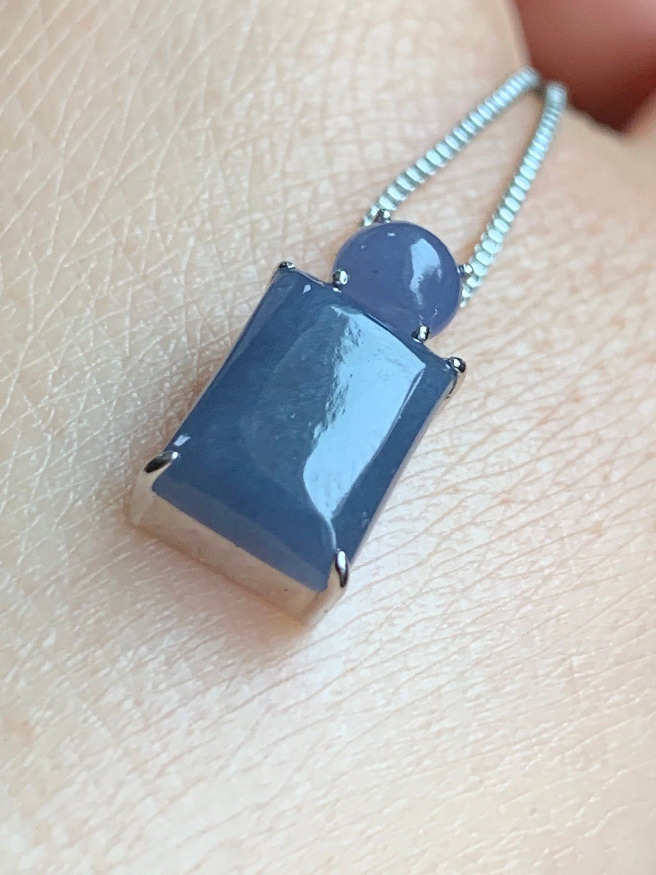 Certified Natural Guatemalan Icy Translucent Purplish Blueberry Blue Jadeite Petite Pendant 18K White Gold 1.37g 天然冰危蓝紫翡翠蛋面镶嵌吊坠 1447