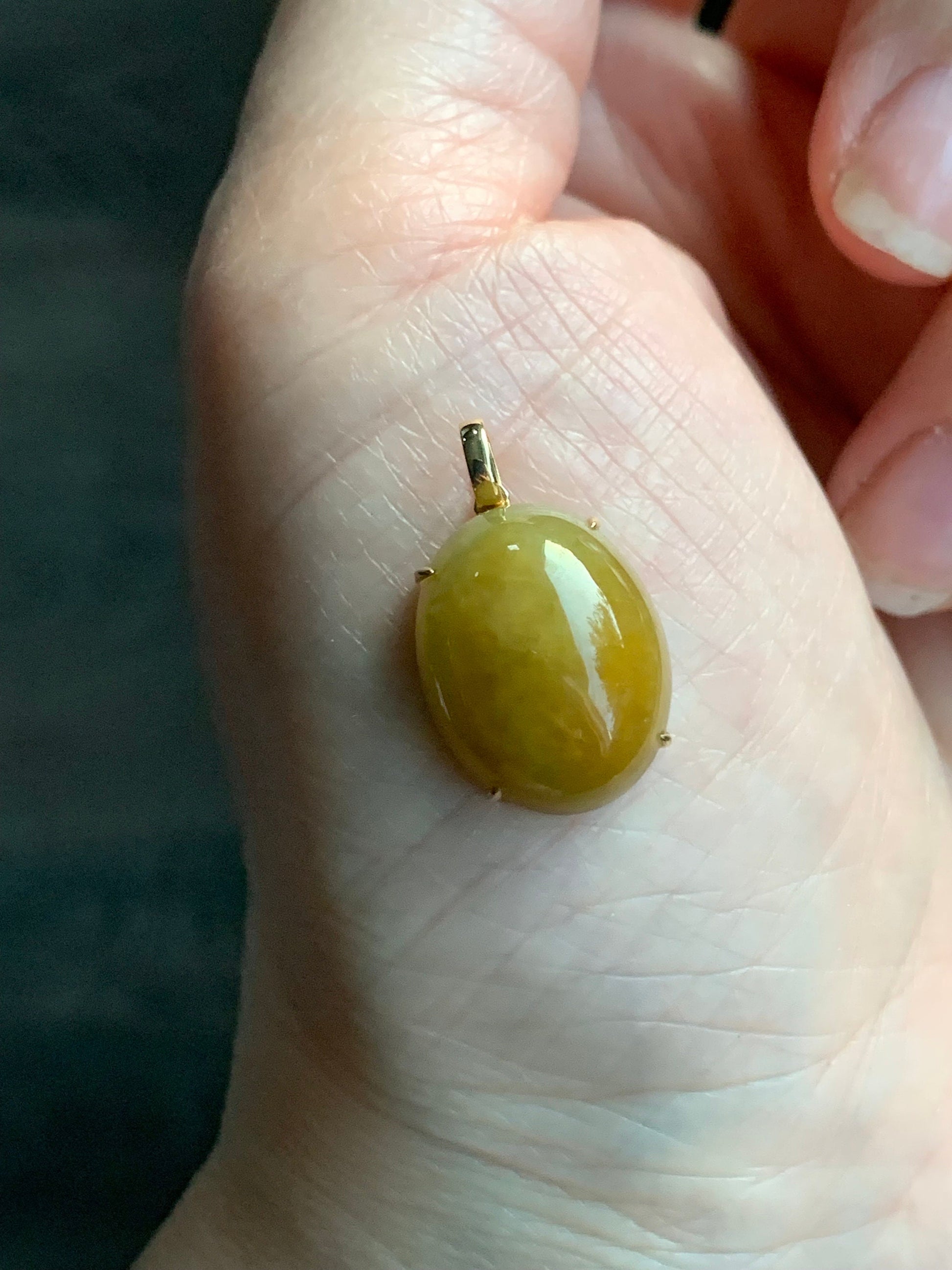 Certified Natural Burmese Translucent Intense Yellow Jadeite Large Oval Solitaire Pendant 18K Yellow Gold 3.91g 天然缅甸细糯鸡油黄翡翠大蛋面镶嵌吊坠 1467