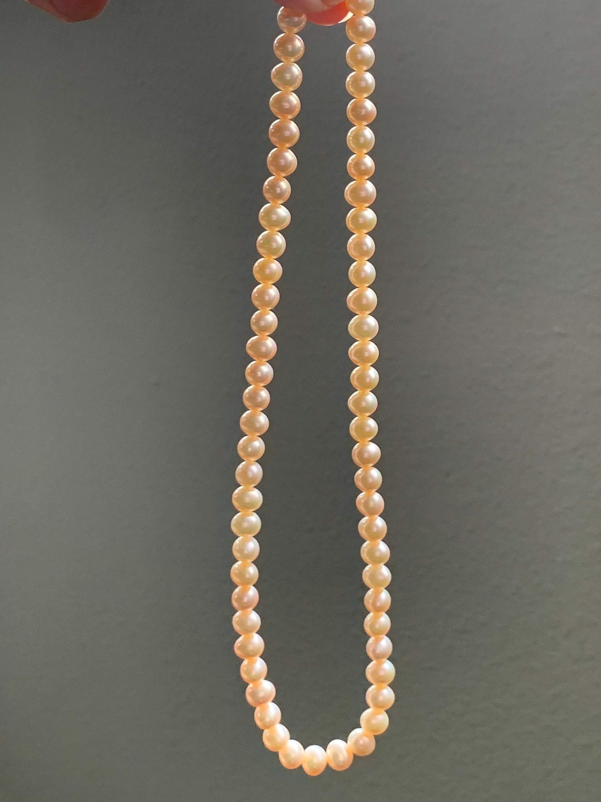 Natural Freshwater Light Champagne Candlelight Pearls Peachy Undertone Beaded Necklace Sterling Silver Clasp 7.6mm 17" 29g 天然淡水无核香槟色珍珠项链