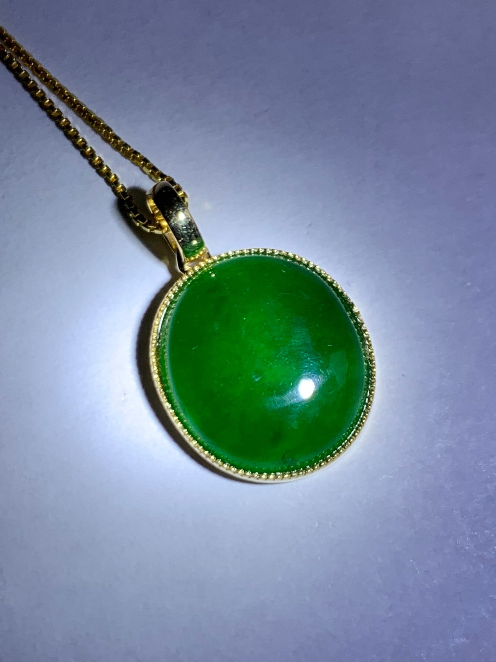 Certified Natural Guatemalan Icy Highly Translucent Vibrant Green Jadeite Oval Pendant 18K Yellow Gold 天然老种冰危绿翡翠镶嵌吊坠 1456