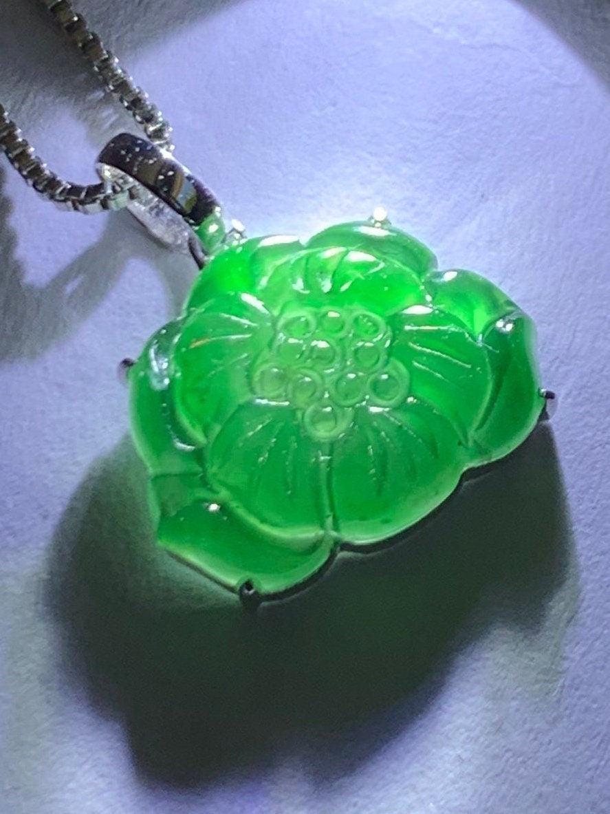 Certified Natural Guatemalan Icy Highly Translucent Green Jadeite Carved Lotus Flower Petite Pendant 18K White Gold 天然冰透危绿翡翠荷花镶嵌吊坠 1450