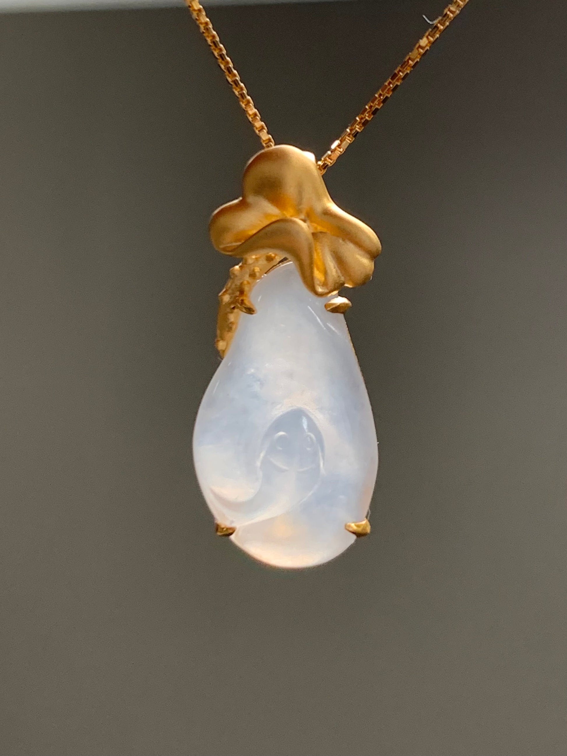 Certified Natural Burmese Icy Translucent Gelatinous Icy White Jadeite Koi Fish & Lily Pad Pendant 18K Yellow Gold 天然缅甸冰胶起光白冰翡翠荷叶鱼镶嵌吊 6846