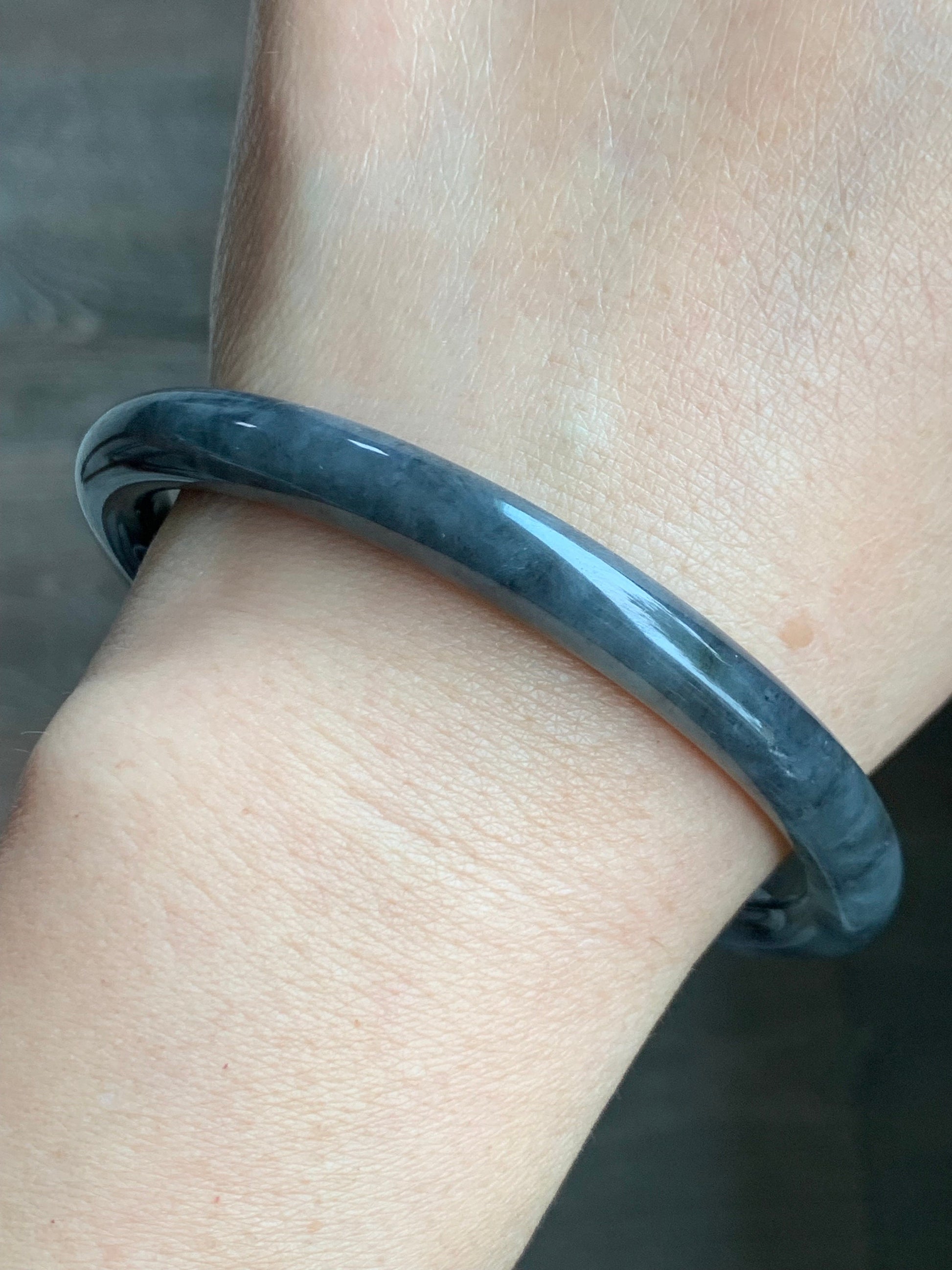 Certified Natural Burmese Icy Translucent Dark Wuji Jadeite Slim Bangle Bracelet 7.5x7.5mm 63mm 7.75” 34.10g 天然缅甸冰乌鸡翡翠圆条手镯 1491