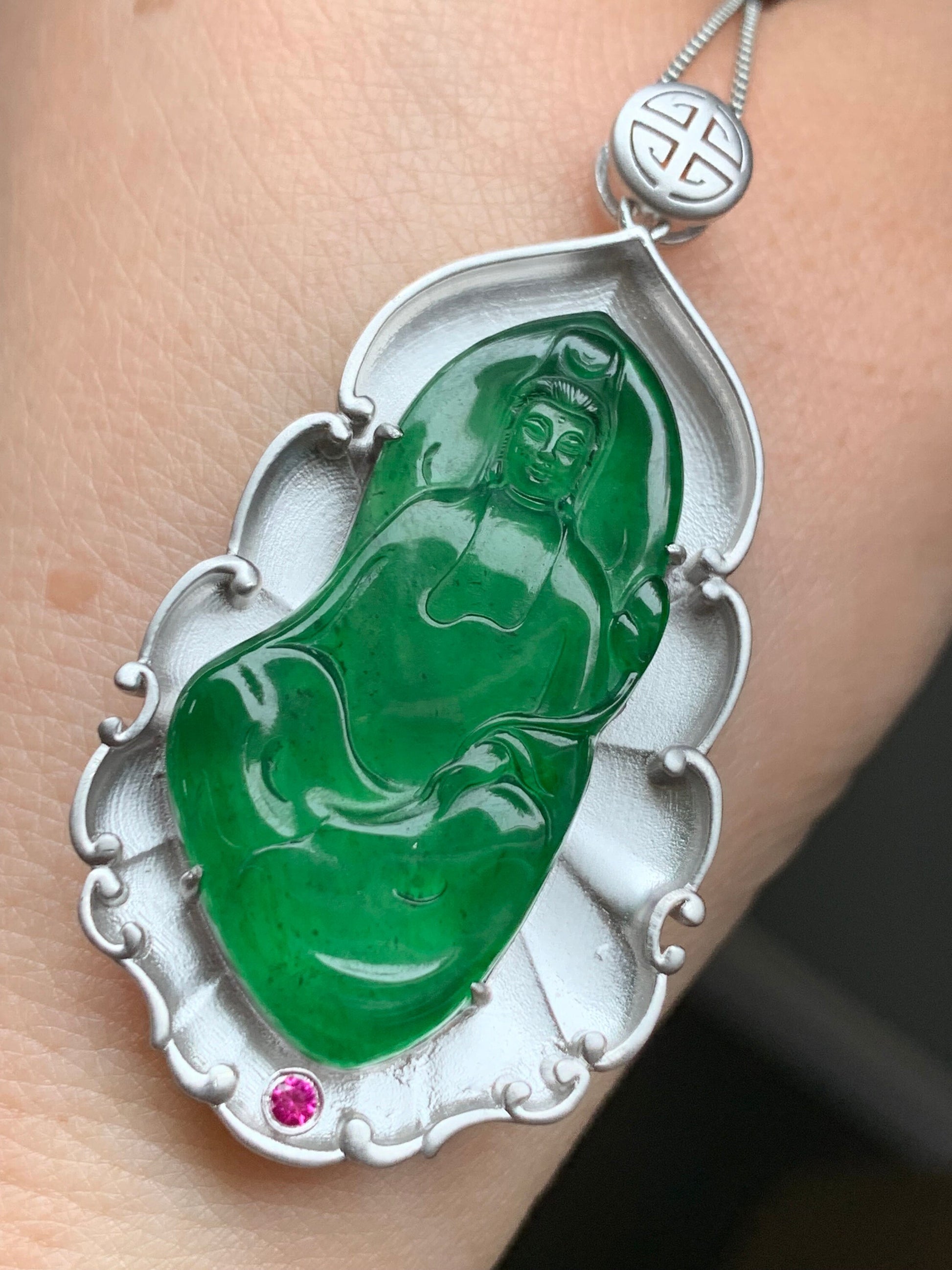 Certified Natural Guatemalan Icy Highly Translucent Vibrant Green Jadeite Carved Guanyin Pendant Sterling Silver 10.95g 天然老种冰危绿翡翠观音镶嵌吊坠 1470