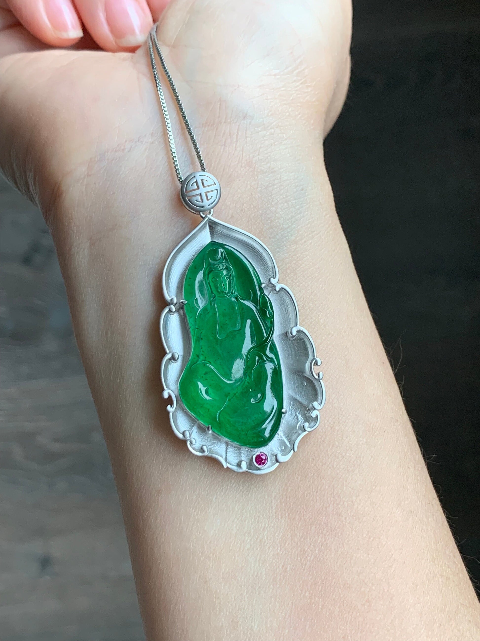 Certified Natural Guatemalan Icy Highly Translucent Vibrant Green Jadeite Carved Guanyin Pendant Sterling Silver 10.95g 天然老种冰危绿翡翠观音镶嵌吊坠 1470