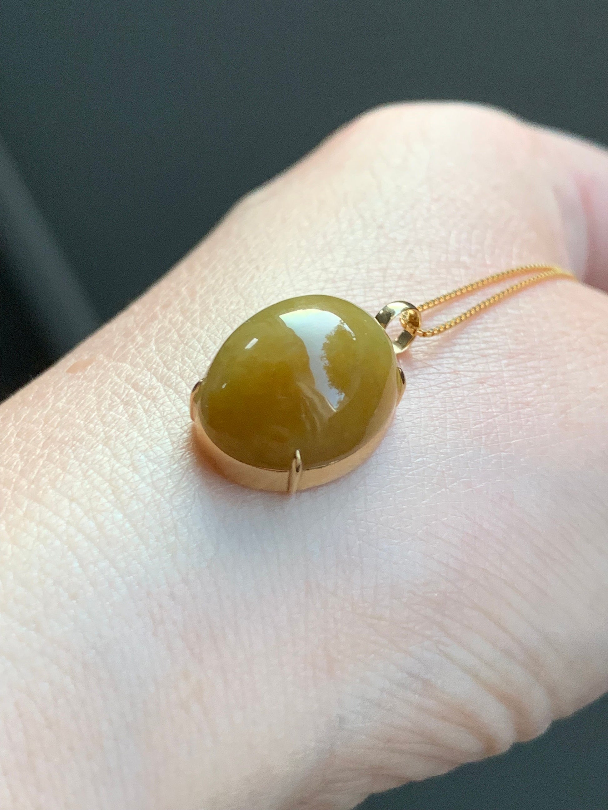 Certified Natural Burmese Translucent Intense Yellow Jadeite Large Oval Solitaire Pendant 18K Yellow Gold 3.91g 天然缅甸细糯鸡油黄翡翠大蛋面镶嵌吊坠 1467