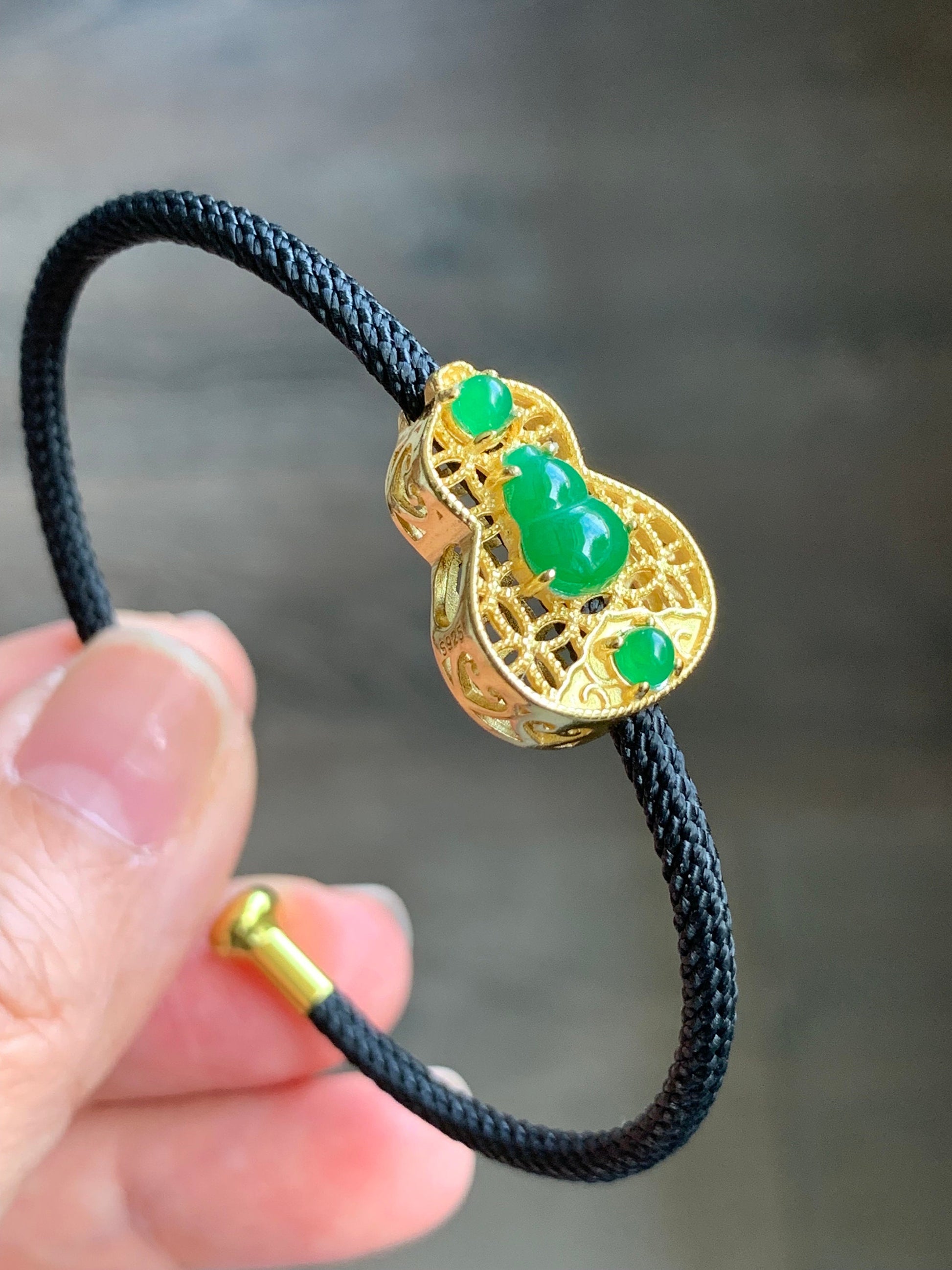 Natural Guatemalan Icy Translucent Vibrant Green Jadeite Gourd Hulu Sterling Silver Charm Wire Bracelet 7" Adjustable 天然冰危绿翡翠葫芦银镶潘多拉开口手镯