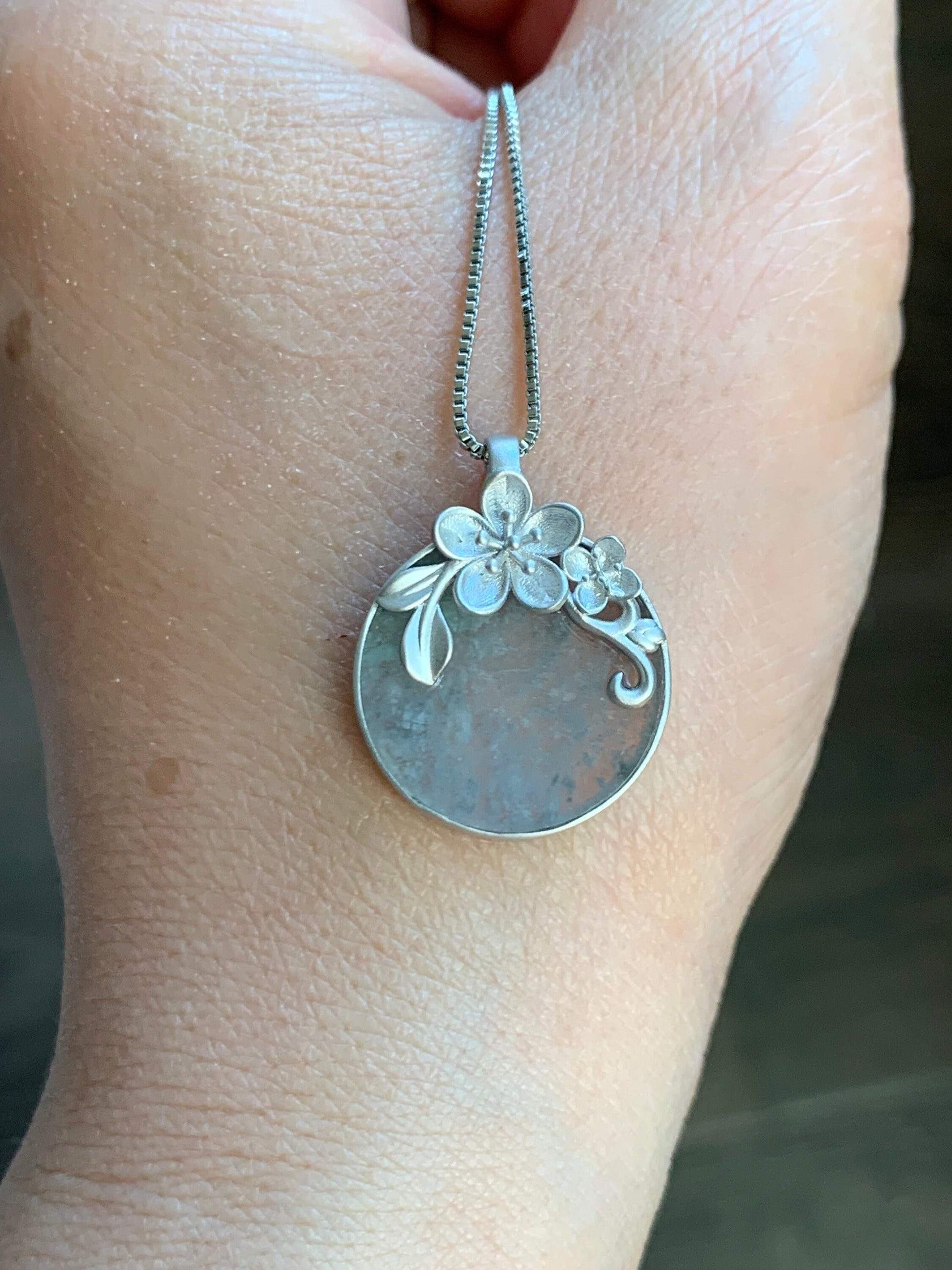 Certified Natural Burmese Moxisha Icy Highly Translucent Wuji Jadeite Round Pendant Wu Shi Pai Sterling Silver 天然缅甸莫西沙冰乌鸡翡翠无事牌镶嵌吊坠 0379