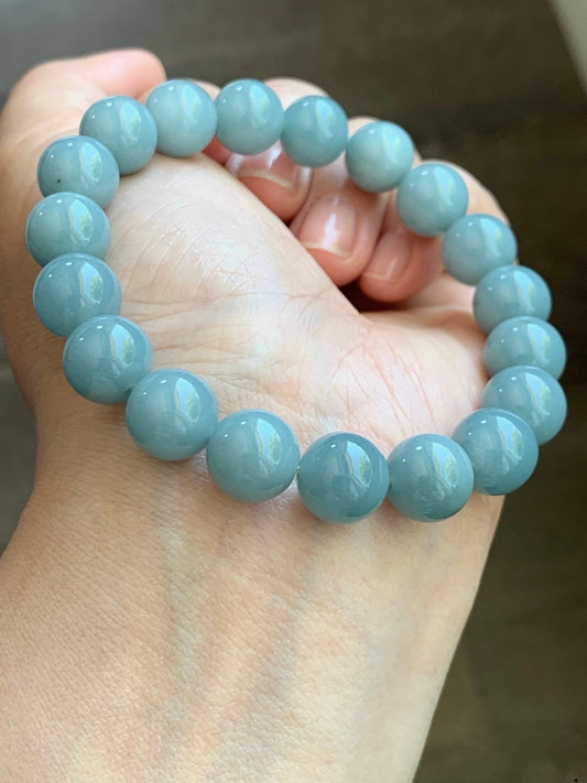 LARGE Natural Guatemalan Icy Translucent Light Dusty Blue Jadeite Beaded Bracelet Stretchy 10.5mm 7.25” 37g 天然糯冰危淡蓝翡翠大卡圆珠手串 DWL125