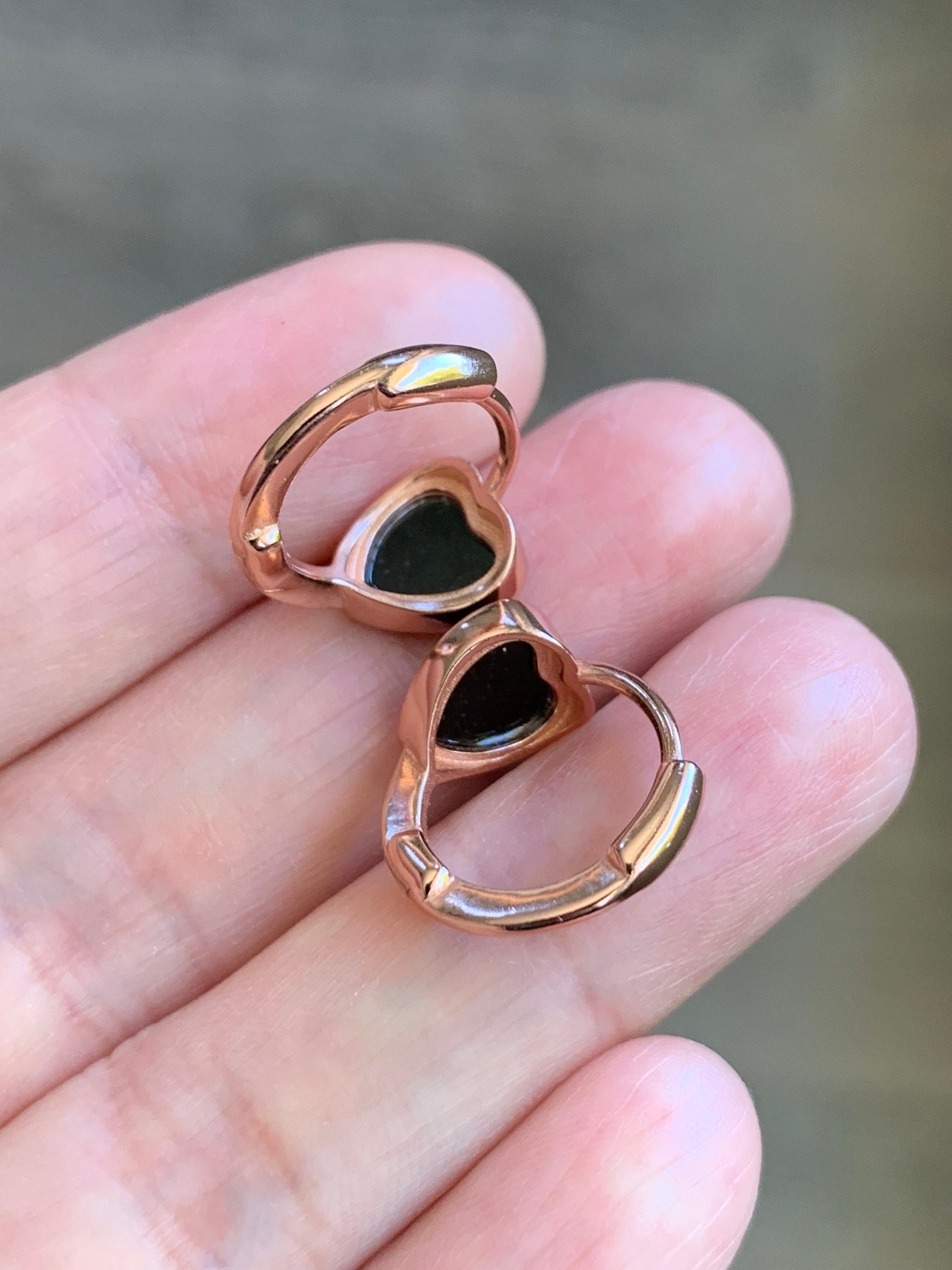 Natural Burmese Translucent Black Jadeite Heart Design Hoop Huggie Earrings S925 Sterling Silver Rose Gold Finish 3g 天然缅甸墨翠翡翠爱心银镶耳包