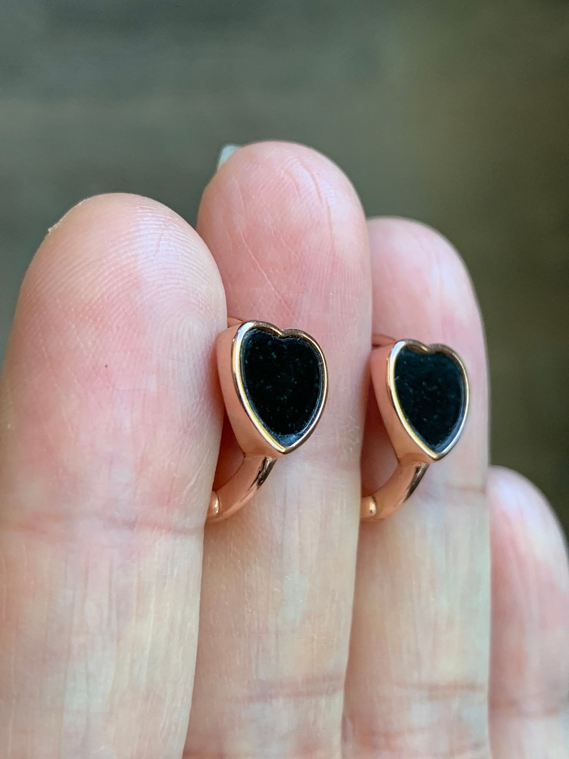 Natural Burmese Translucent Black Jadeite Heart Design Hoop Huggie Earrings S925 Sterling Silver Rose Gold Finish 3g 天然缅甸墨翠翡翠爱心银镶耳包