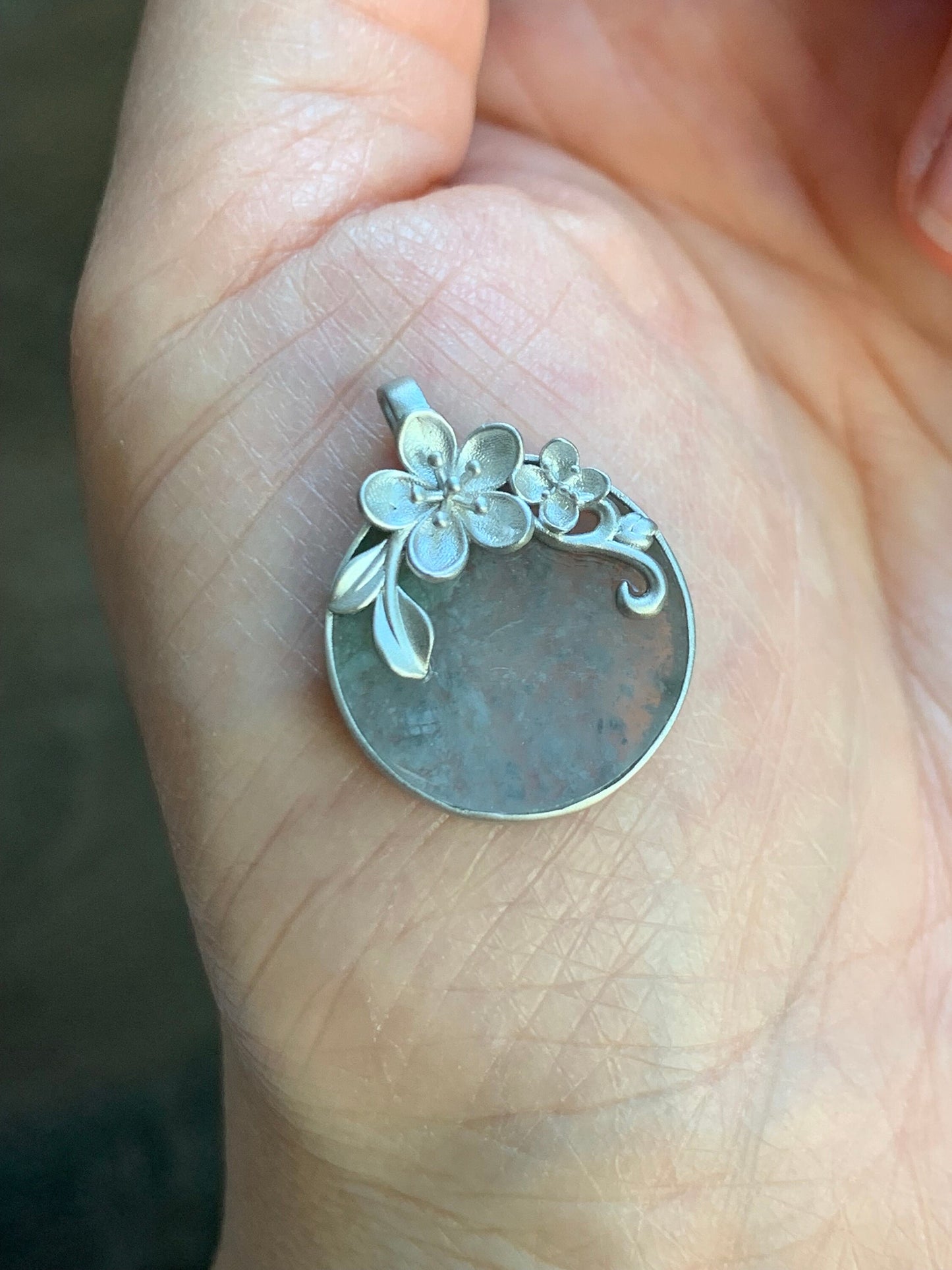 Certified Natural Burmese Moxisha Icy Highly Translucent Wuji Jadeite Round Pendant Wu Shi Pai Sterling Silver 天然缅甸莫西沙冰乌鸡翡翠无事牌镶嵌吊坠 0379