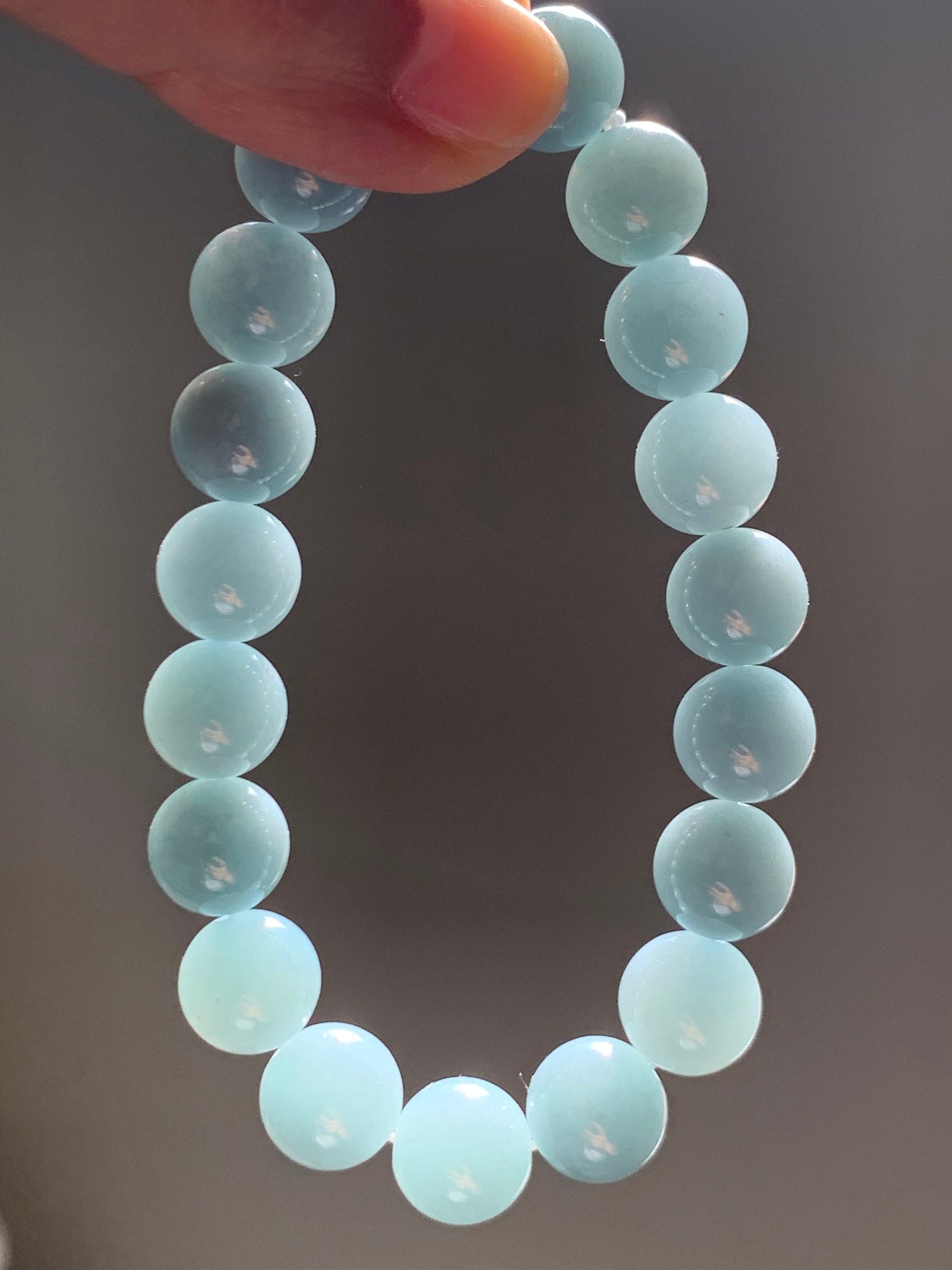 LARGE Natural Guatemalan Icy Translucent Light Dusty Blue Jadeite Beaded Bracelet Stretchy 10.5mm 7.25” 37g 天然糯冰危淡蓝翡翠大卡圆珠手串 DWL125