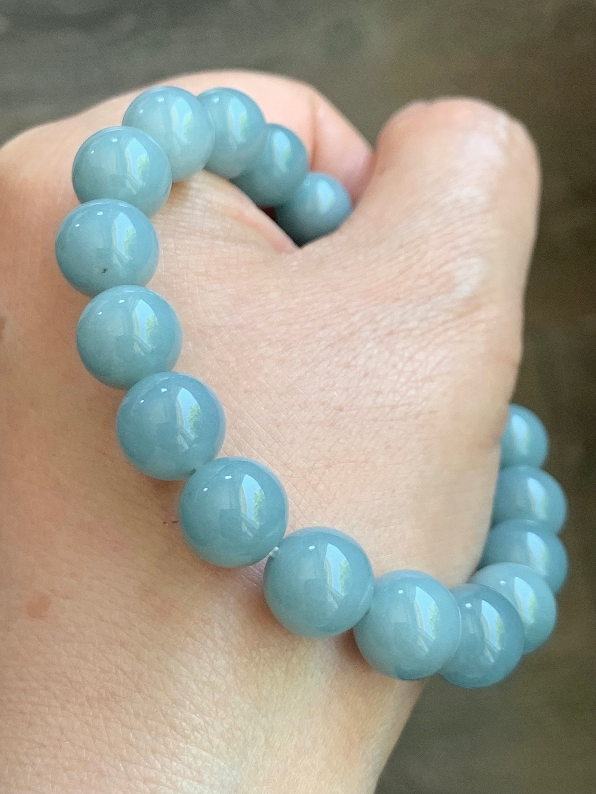 LARGE Natural Guatemalan Icy Translucent Light Dusty Blue Jadeite Beaded Bracelet Stretchy 10.5mm 7.25” 37g 天然糯冰危淡蓝翡翠大卡圆珠手串 DWL125