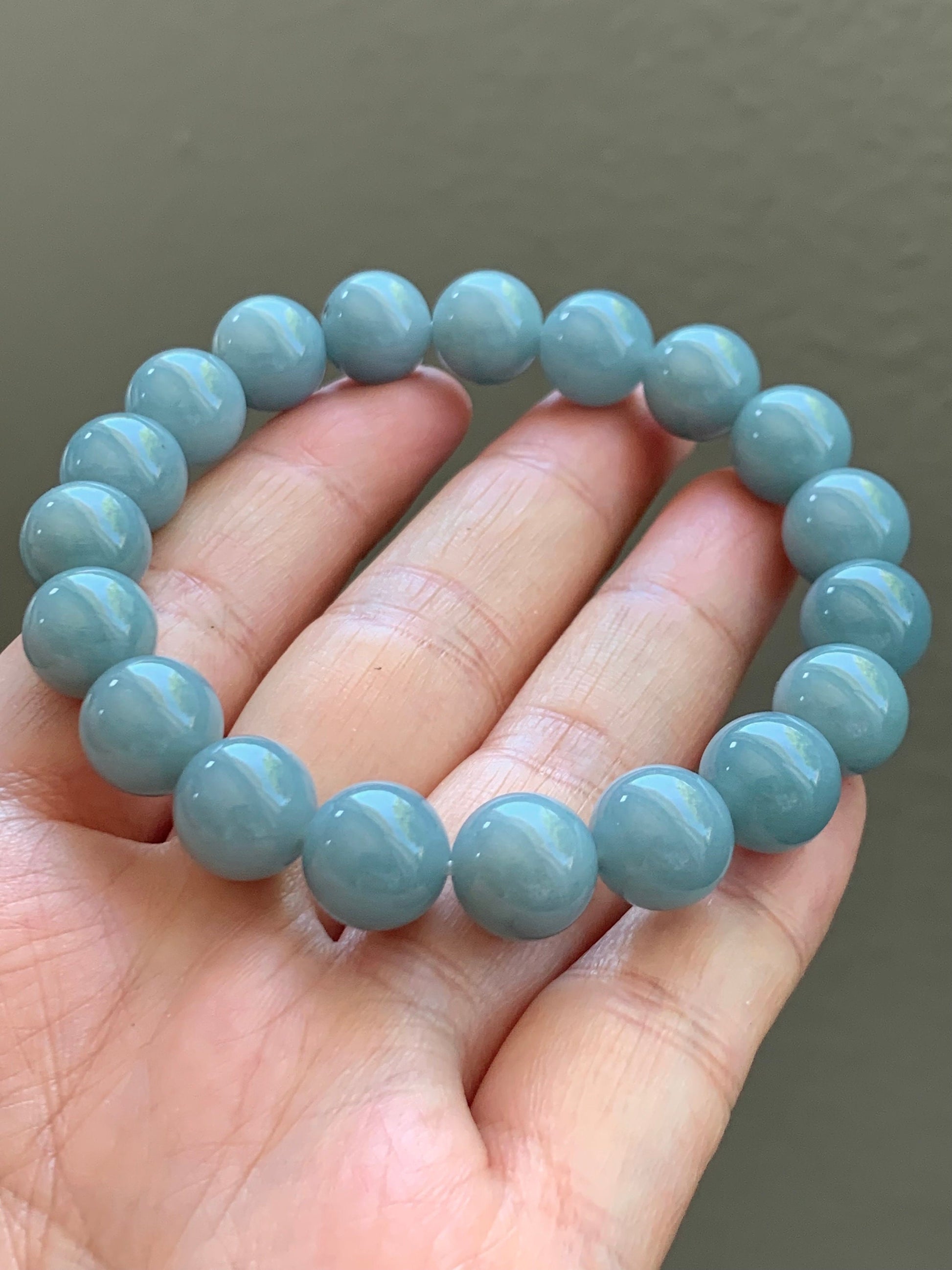 LARGE Natural Guatemalan Icy Translucent Light Dusty Blue Jadeite Beaded Bracelet Stretchy 10.5mm 7.25” 37g 天然糯冰危淡蓝翡翠大卡圆珠手串 DWL125