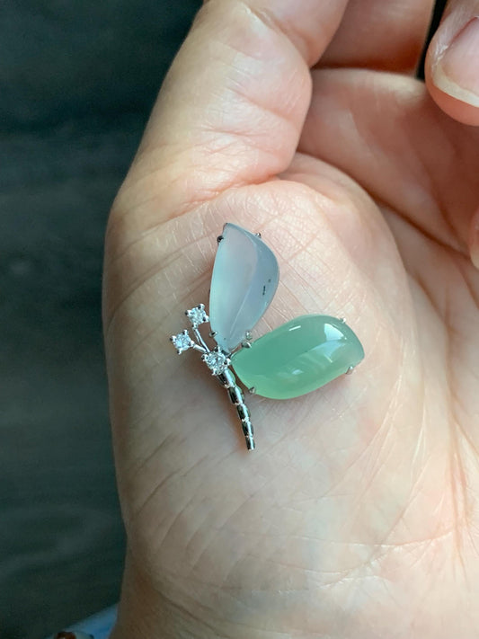 Certified Natural Burmese Icy Translucent White Jadeite Butterfly Pendant 18K White Gold & Natural Diamonds 0.11ct 天然缅甸白冰加晴绿翡翠蝴蝶钻石镶嵌吊坠 8634