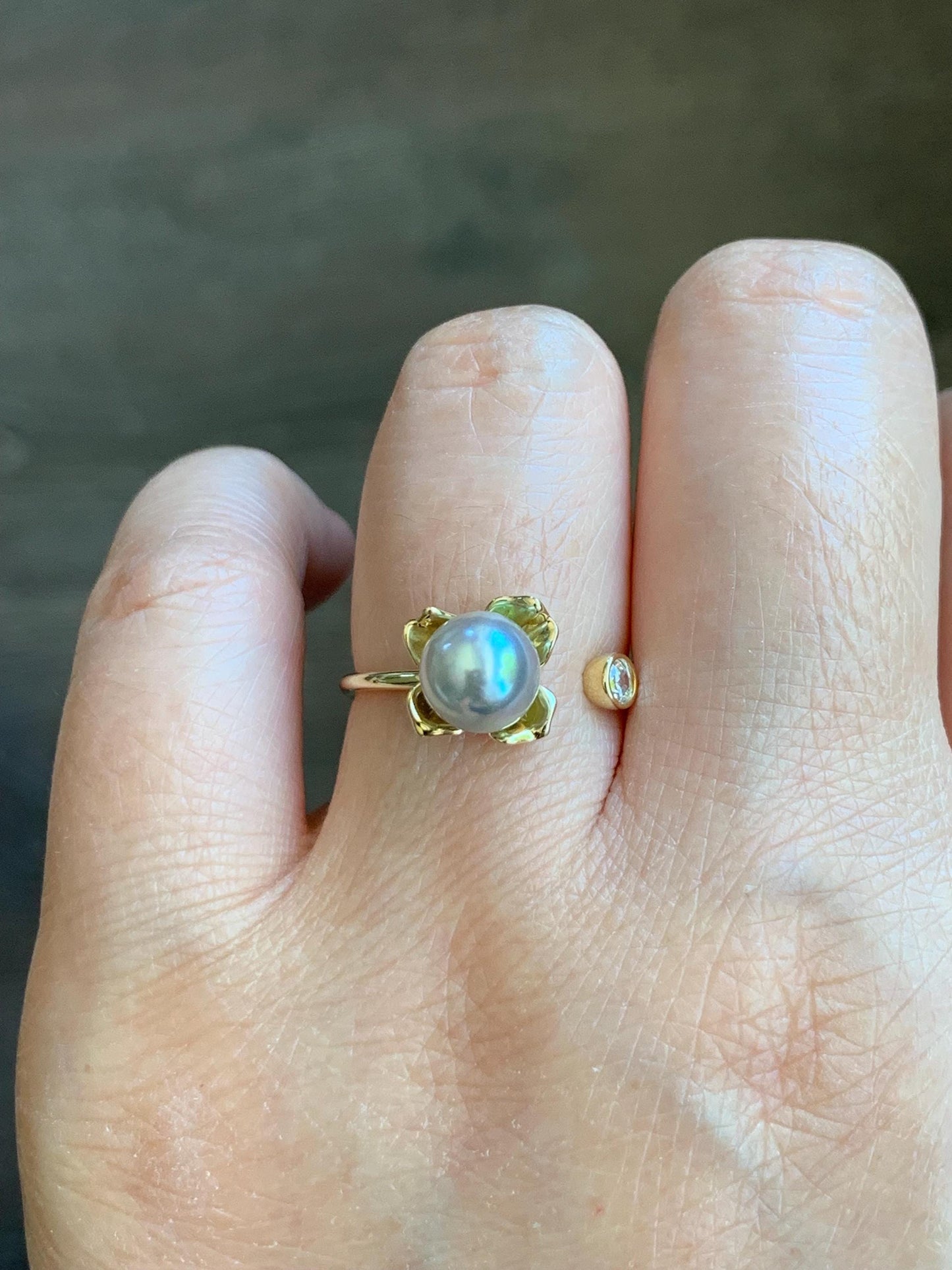 Natural Genuine Saltwater Silver Gray Pearl Round 925 Sterling Silver Ring Yellow Gold Overlay Adjustable 7.3mm 天然海水奶奶灰圆珍珠银托戒指 NNH512-4B
