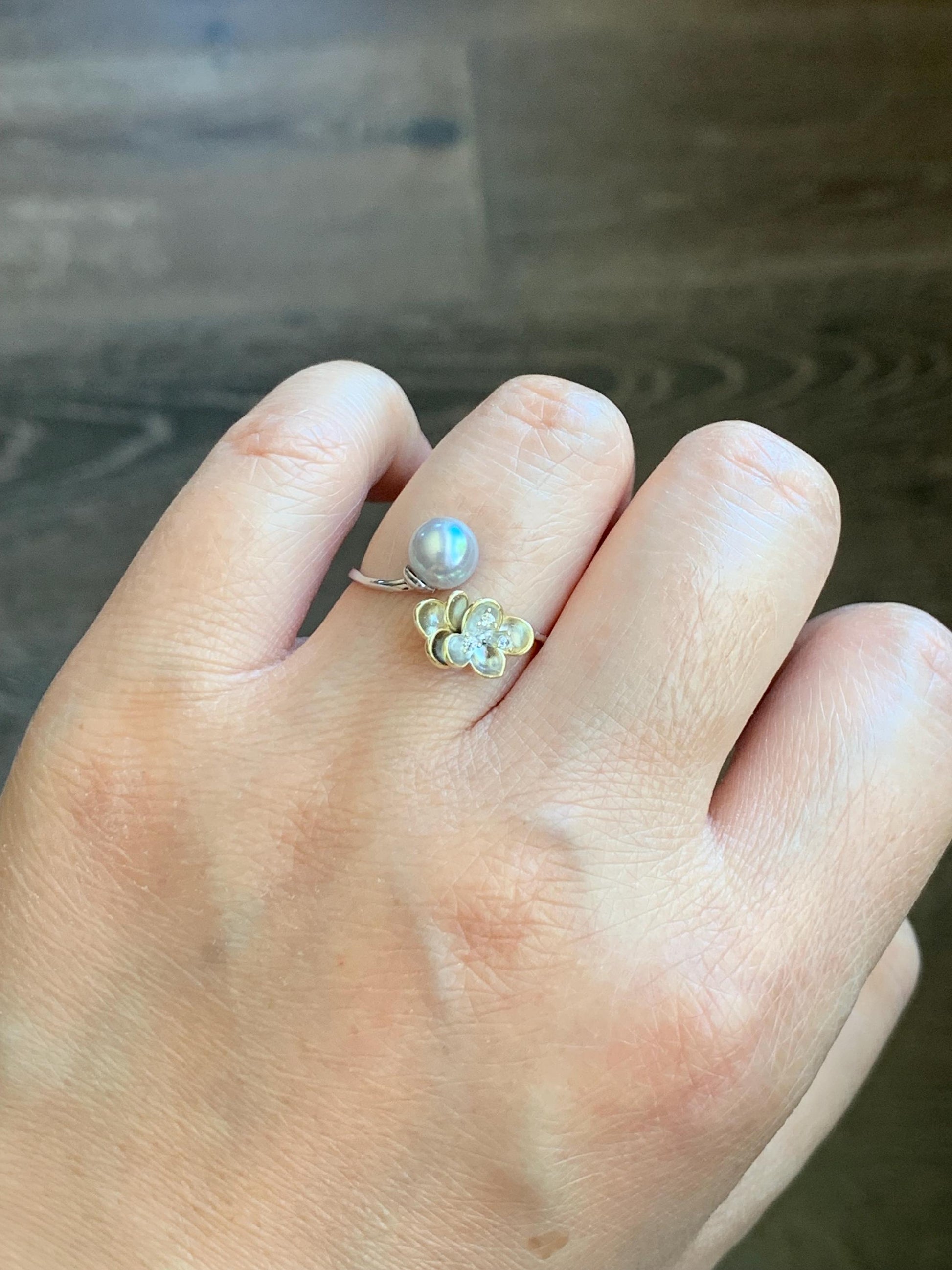 Natural Genuine Saltwater Silver Gray Pearl Round 925 Sterling Silver Floral Ring Bicolored Finish Adjustable 6.5mm 天然海水奶奶灰圆珍珠银托戒指 NNH512-4A