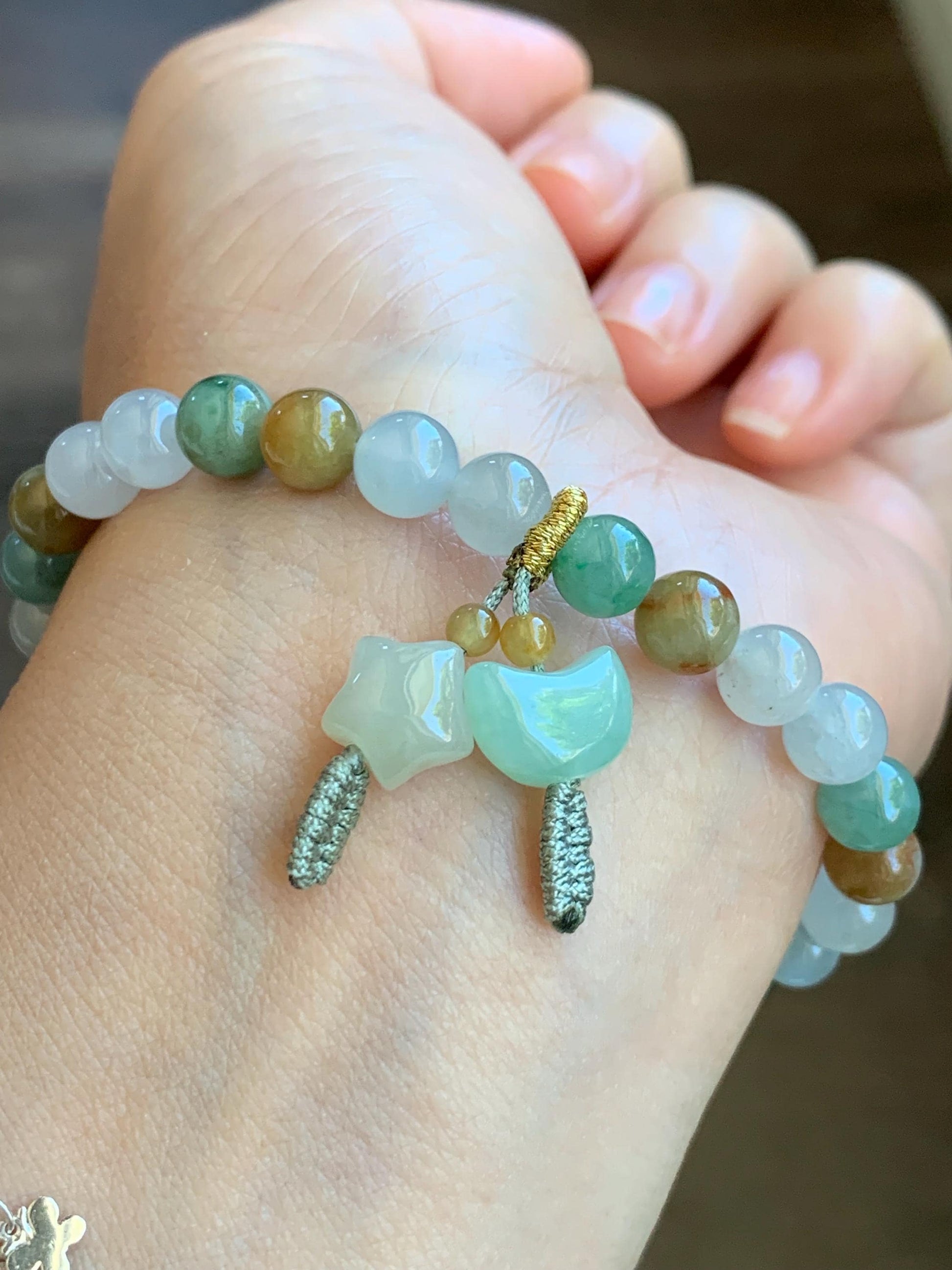 Natural Burmese Icy Translucent Multi-Colored Jadeite Petite Beads Beaded Bracelet Rabbit Charm Stretchy 6.7mm 7” 16g 天然缅甸冰多宝翡翠星星月亮手串