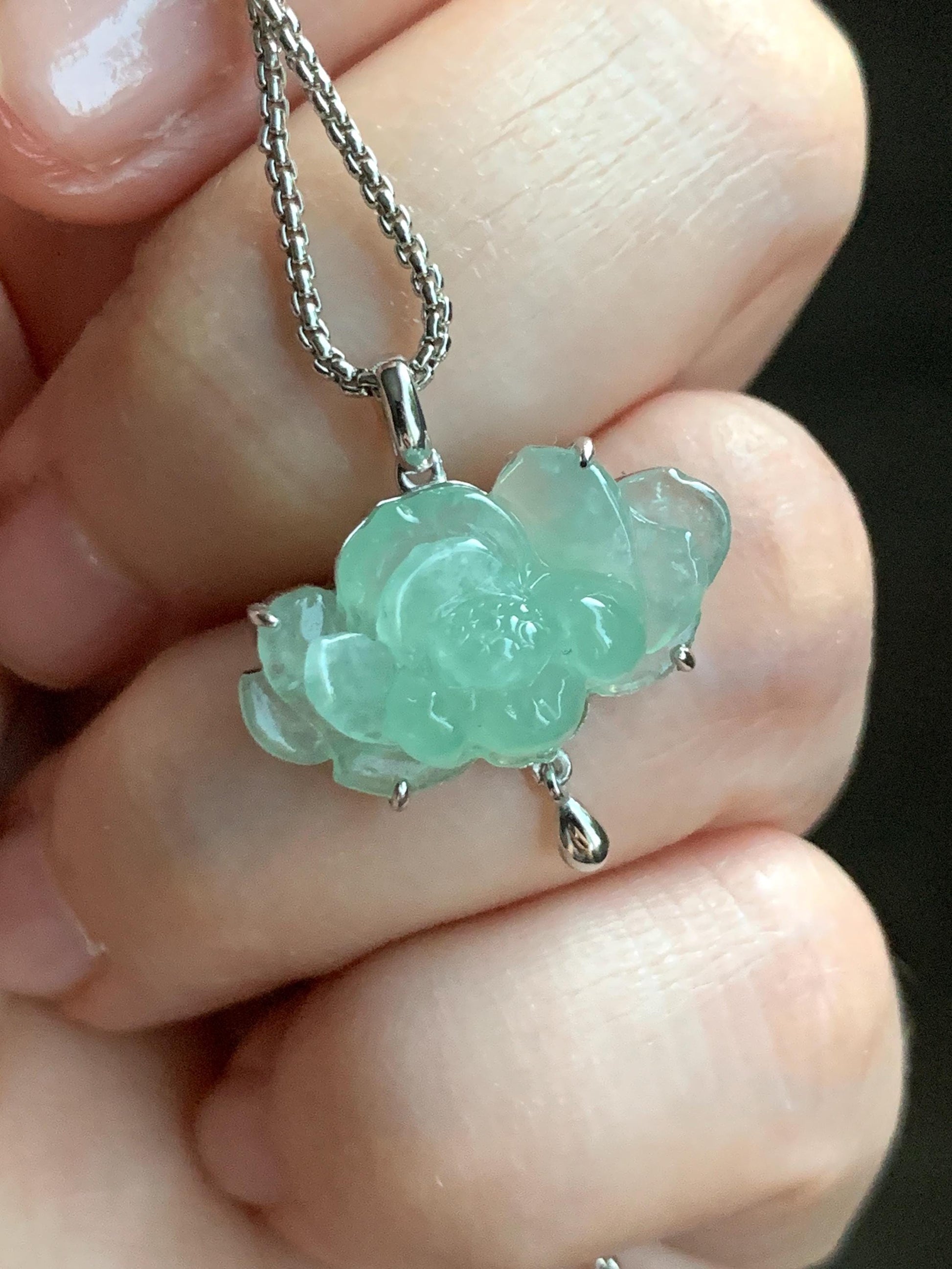 Certified Natural Burmese Icy Highly Translucent Apple Green Jadeite Carved Lotus Flower Pendant 18K White Gold 2.59g 天然缅甸起冰果绿翡翠荷花镶嵌吊坠 8613