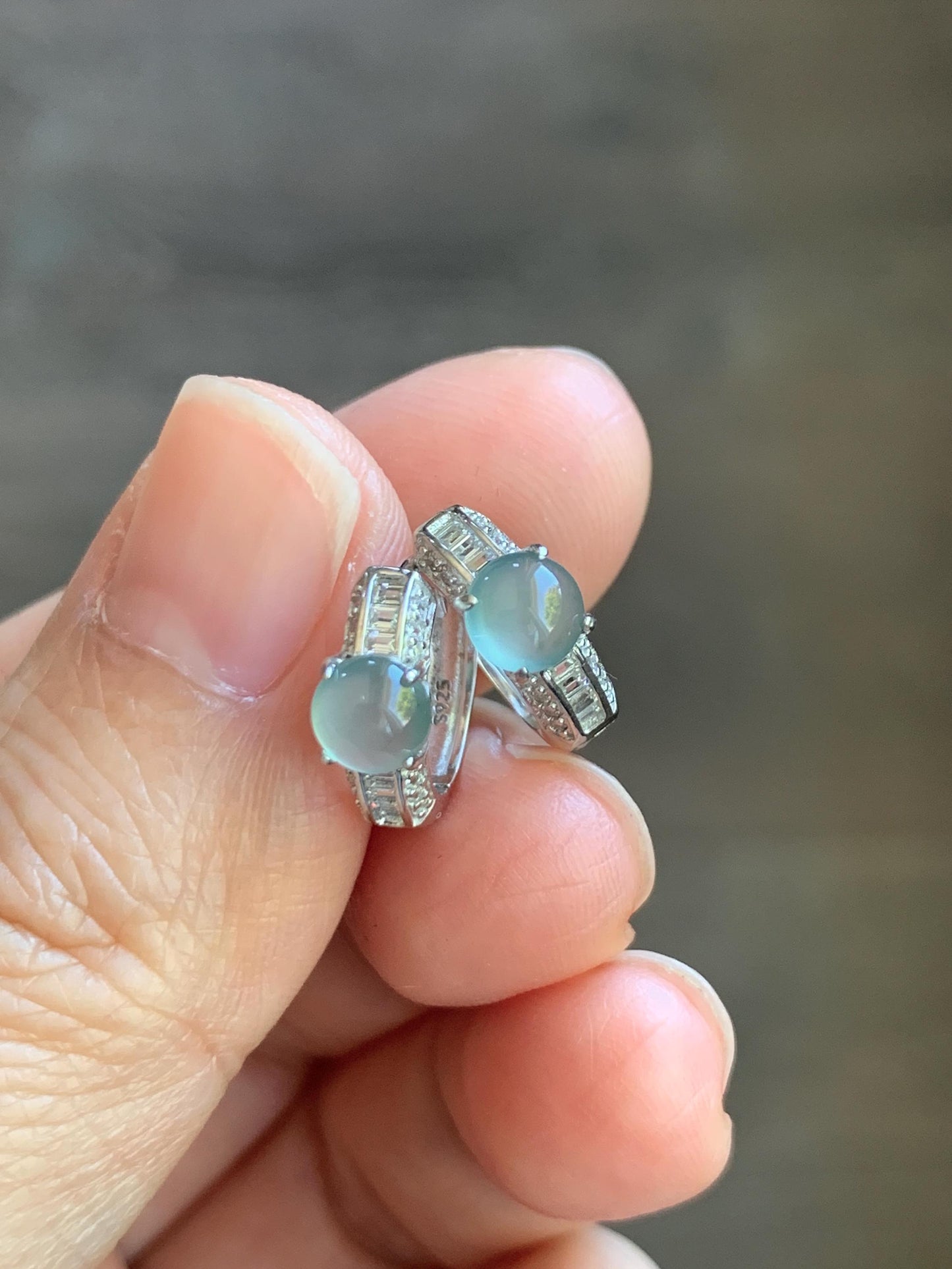 Natural Guatemalan Icy Highly Translucent Light Blue Jadeite Hoop Huggie Earrings S925 Sterling Silver 天然冰危起光晴蓝翡翠银镶耳包