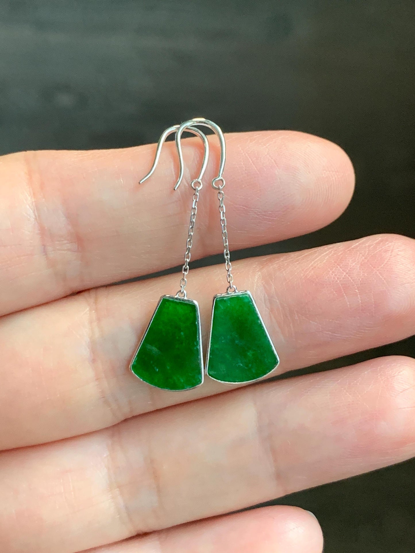 Certified Natural Burmese Icy Vibrant Hot Green Jadeite Dangle Earrings 18K White Gold 1.03g 天然缅甸阳绿翡翠镶嵌耳钩 6888