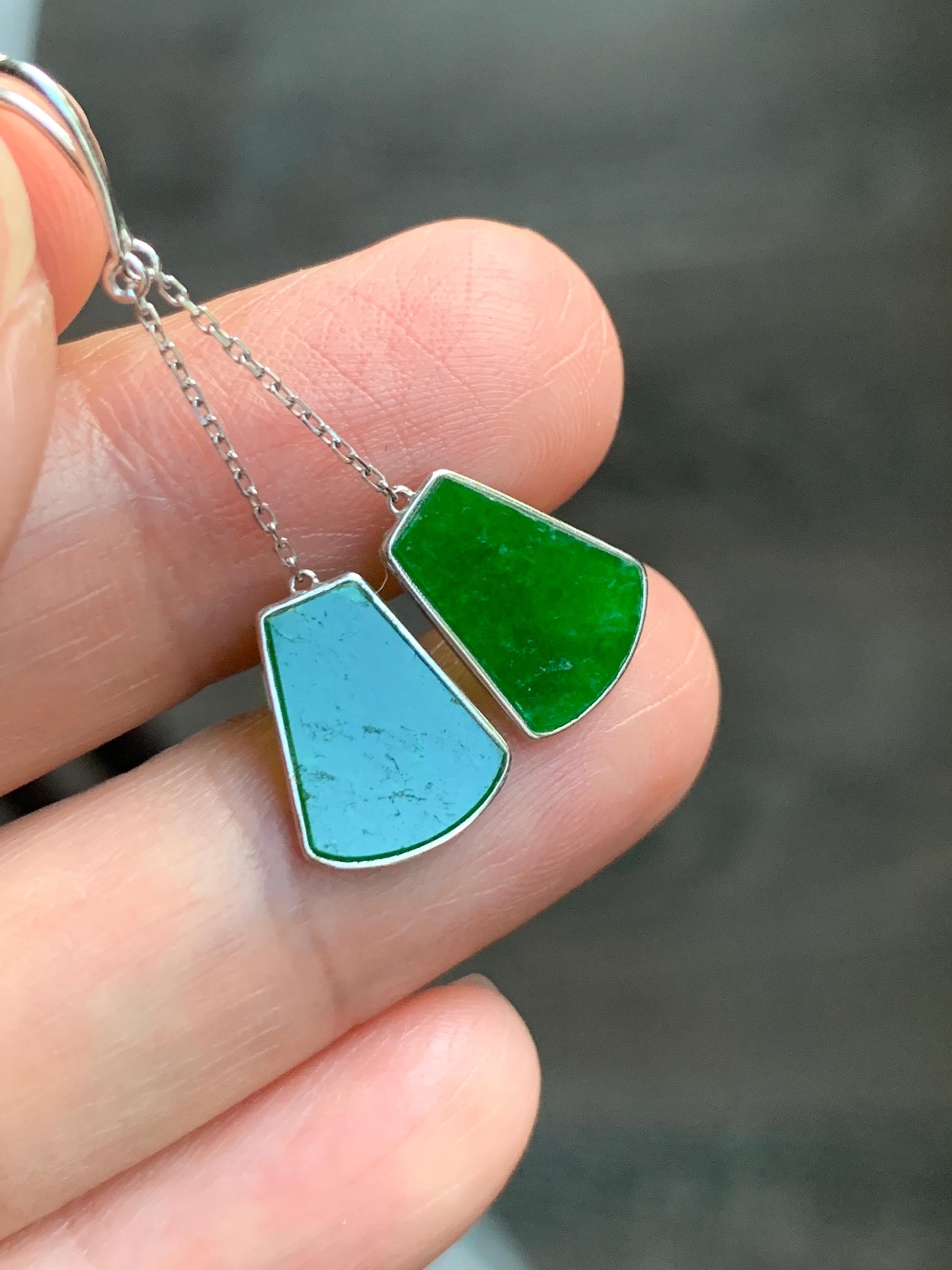 Certified Natural Burmese Icy Vibrant Hot Green Jadeite Dangle Earrings 18K White Gold 1.03g 天然缅甸阳绿翡翠镶嵌耳钩 6888