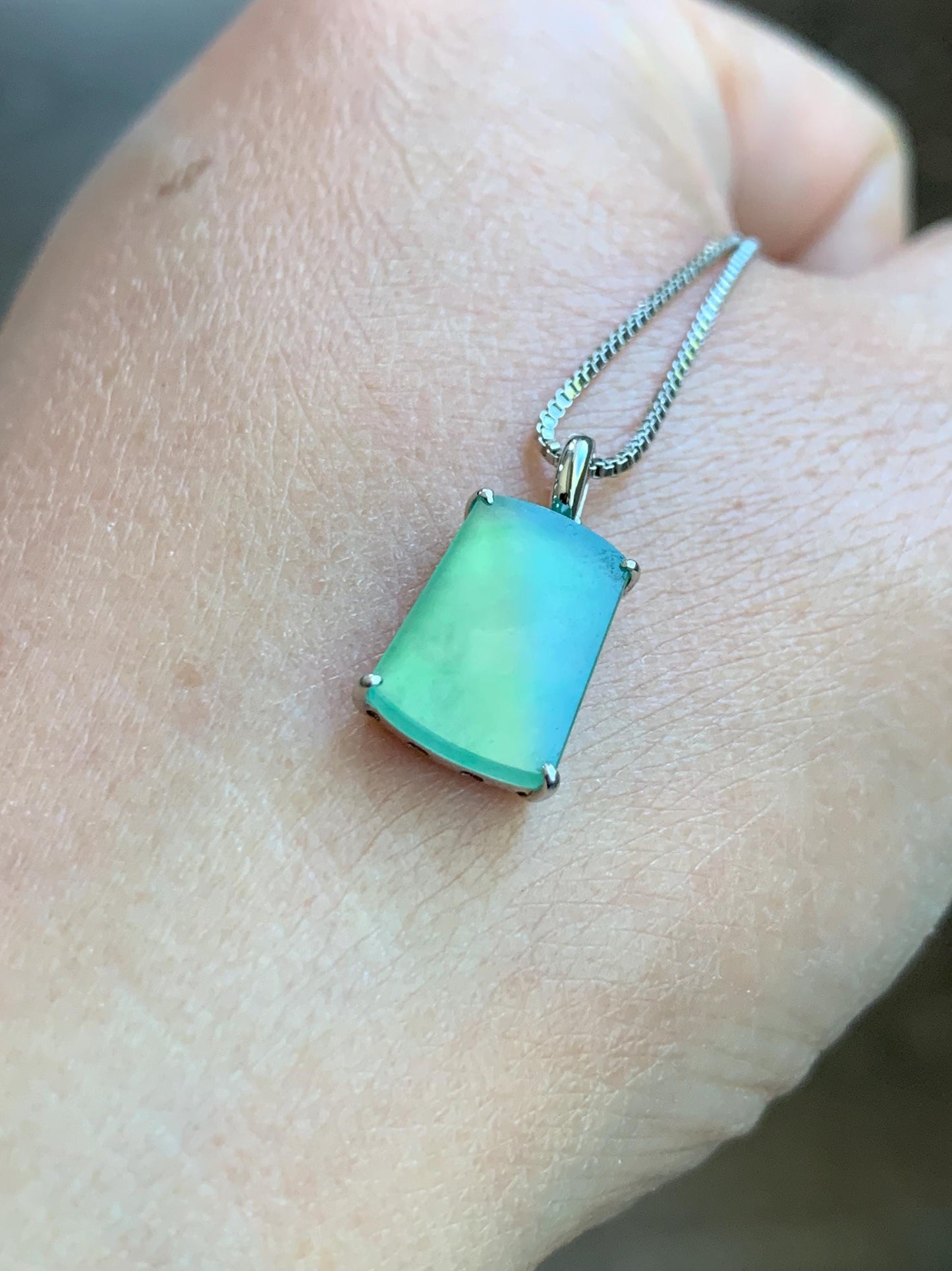 Petite Certified Natural Burmese Icy Highly Translucent Light Green Jadeite Wu Shi Pai Amulet 18K White Gold 1.27g 天然缅甸冰果绿翡翠无事牌镶嵌吊坠 6889