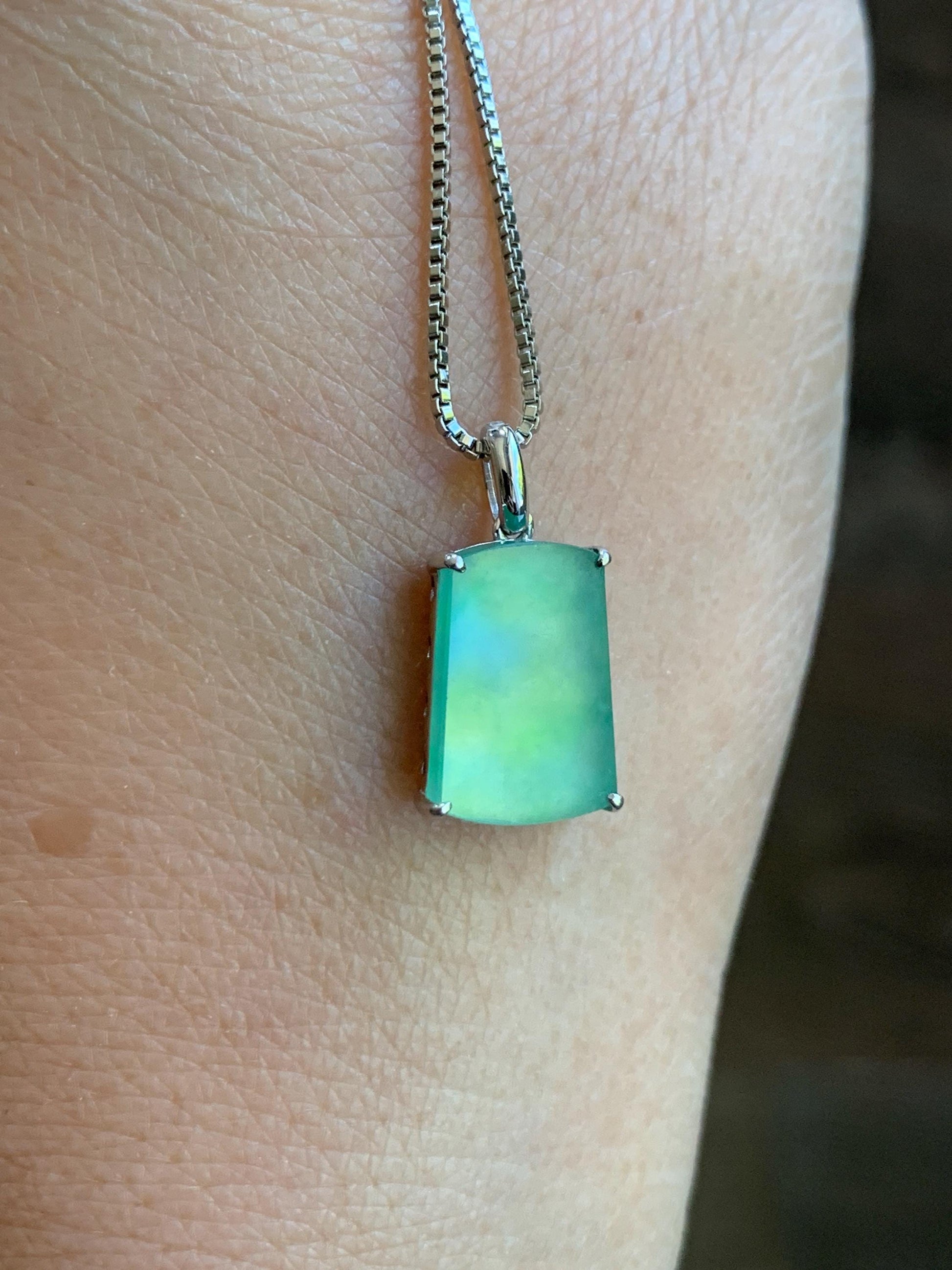 Petite Certified Natural Burmese Icy Highly Translucent Light Green Jadeite Wu Shi Pai Amulet 18K White Gold 1.27g 天然缅甸冰果绿翡翠无事牌镶嵌吊坠 6889