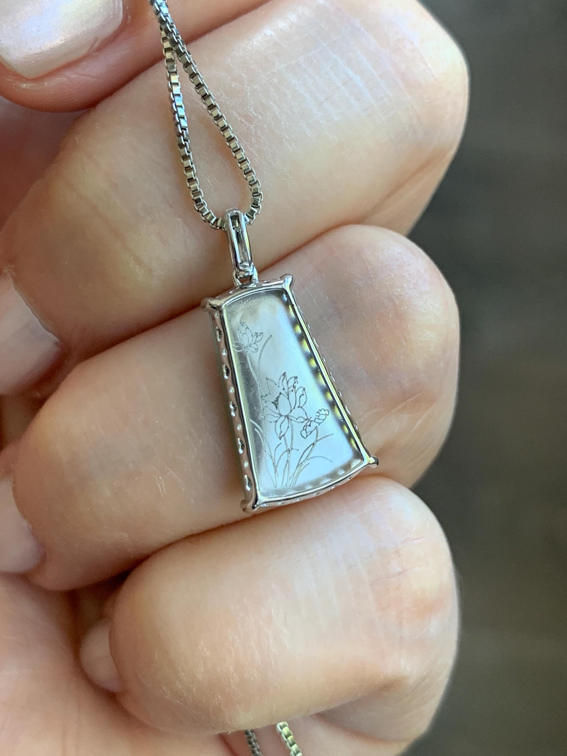 Petite Certified Natural Burmese Icy Highly Translucent Light Green Jadeite Wu Shi Pai Amulet 18K White Gold 1.26g 天然缅甸冰果绿翡翠无事牌镶嵌吊坠 6890