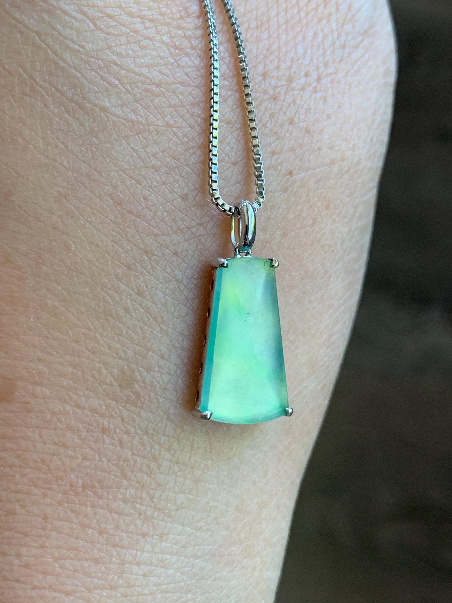 Petite Certified Natural Burmese Icy Highly Translucent Light Green Jadeite Wu Shi Pai Amulet 18K White Gold 1.26g 天然缅甸冰果绿翡翠无事牌镶嵌吊坠 6890