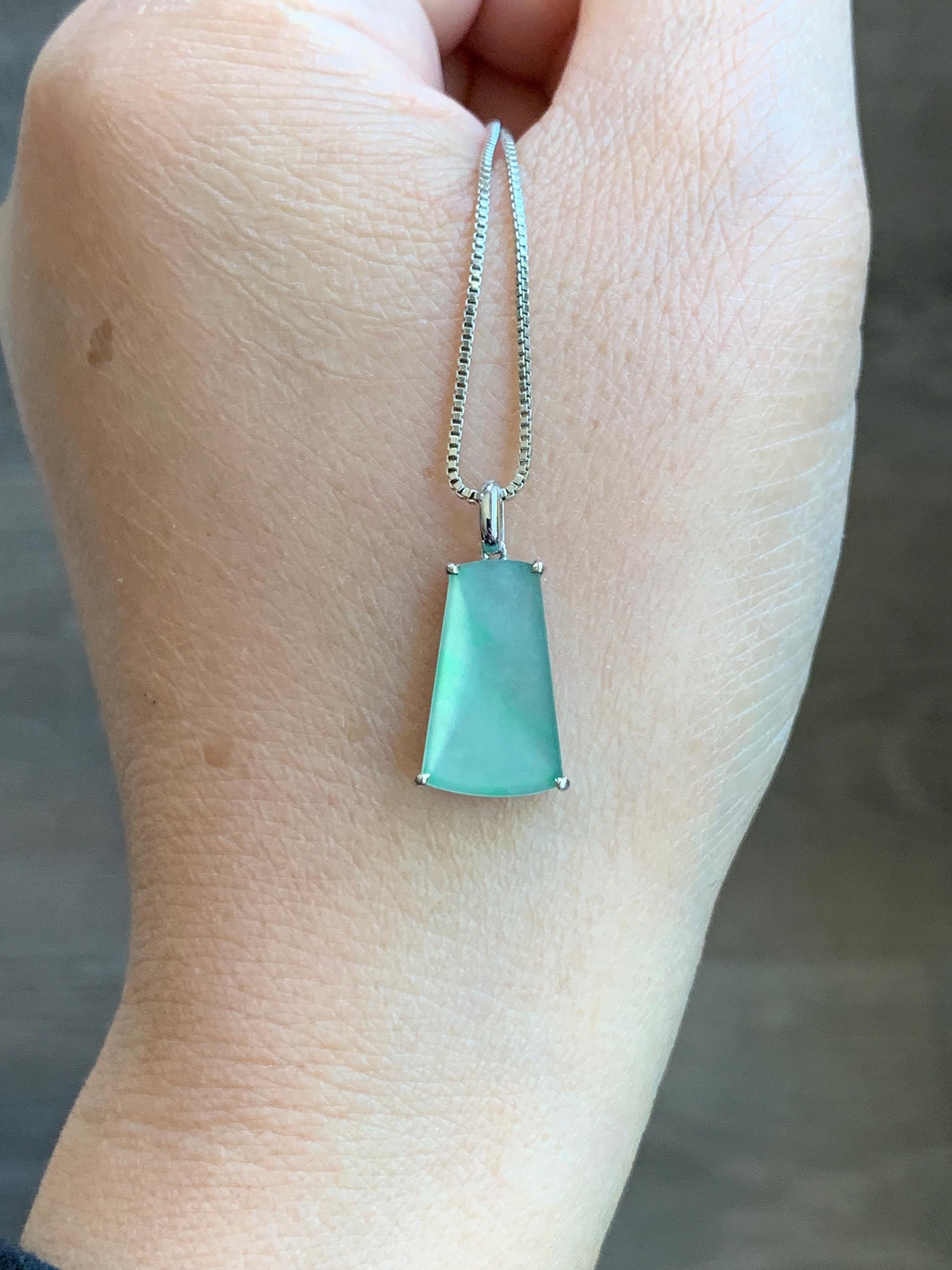 Petite Certified Natural Burmese Icy Highly Translucent Light Green Jadeite Wu Shi Pai Amulet 18K White Gold 1.26g 天然缅甸冰果绿翡翠无事牌镶嵌吊坠 6890