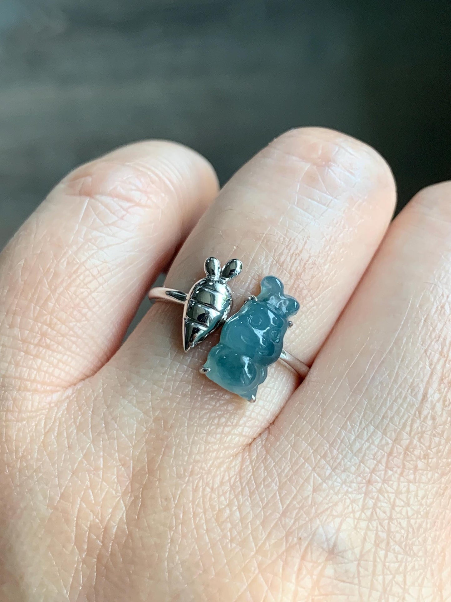 Certified Natural Burmese Icy Translucent Light Blue Teal Blue Marbled Jadeite Rabbit Carrot Ring 18K White Gold Sz 6.75 天然缅甸冰胶飘蓝花翡翠小兔萝卜镶嵌戒指