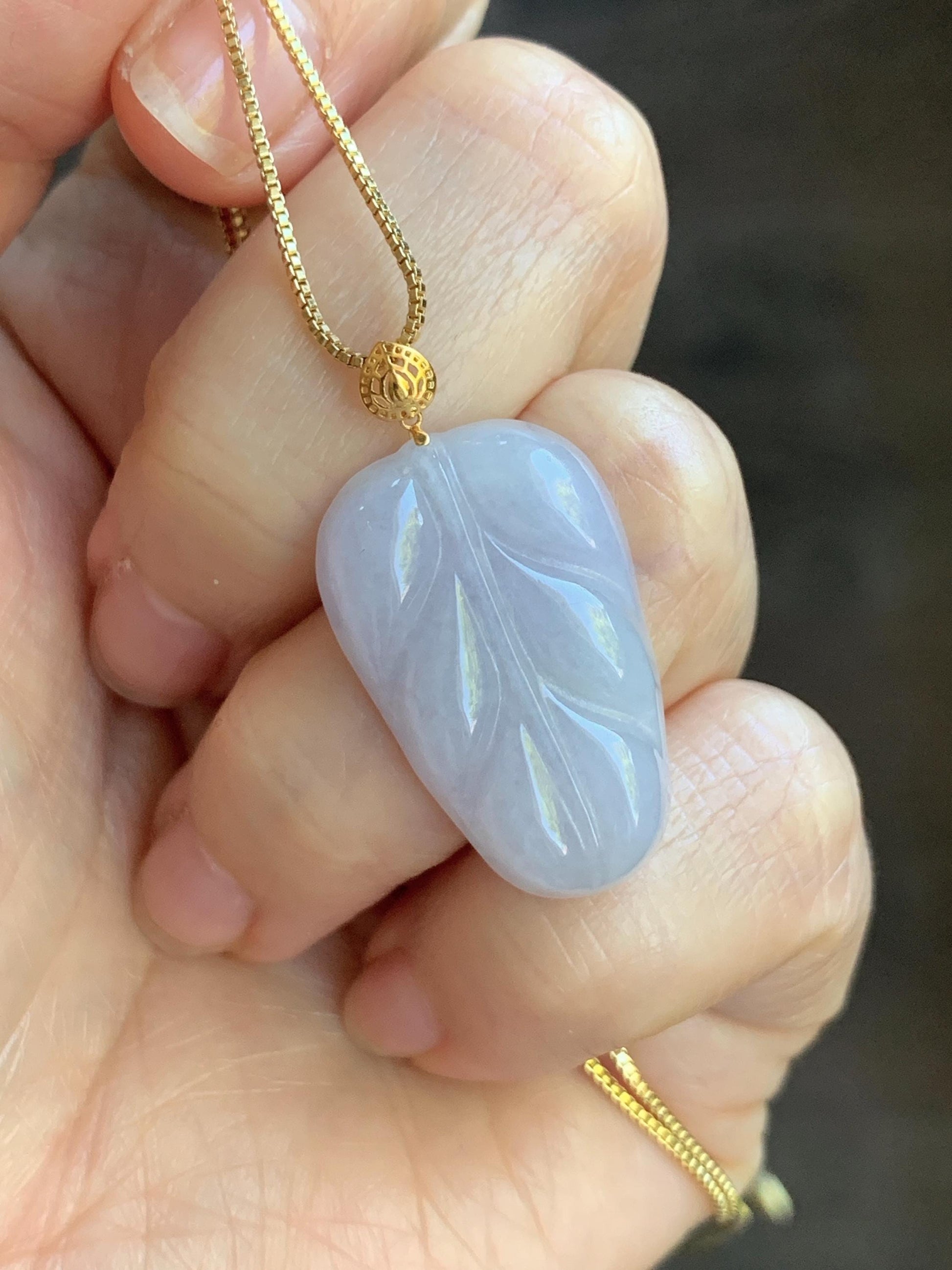 Natural Burmese Translucent Icy Light Purple Jadeite Carved Leaf Pendant 18K Yellow Gold Bail 天然缅甸冰淡紫翡翠叶子镶嵌吊坠