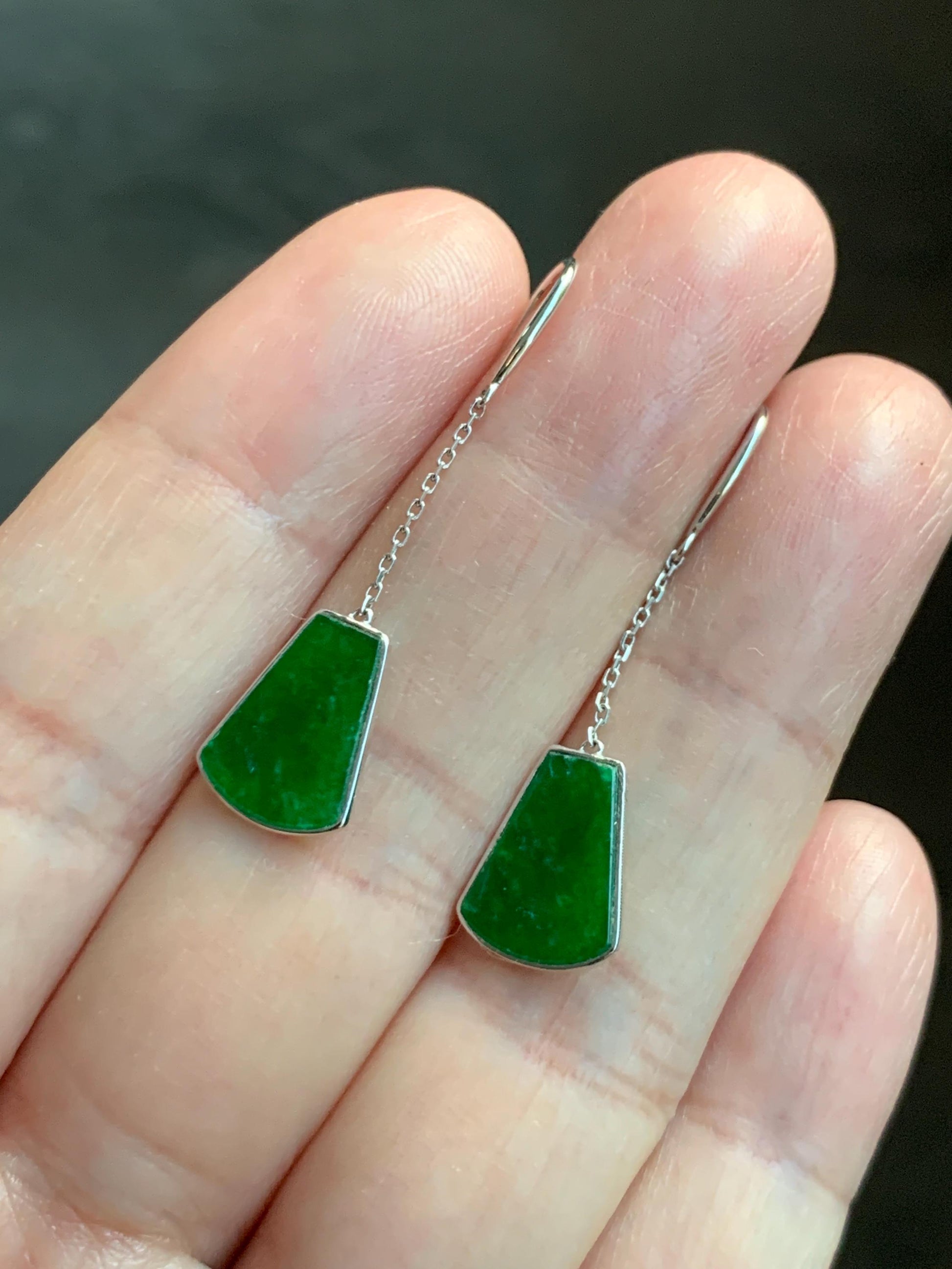 Certified Natural Burmese Icy Vibrant Hot Green Jadeite Dangle Earrings 18K White Gold 1.03g 天然缅甸阳绿翡翠镶嵌耳钩 6888