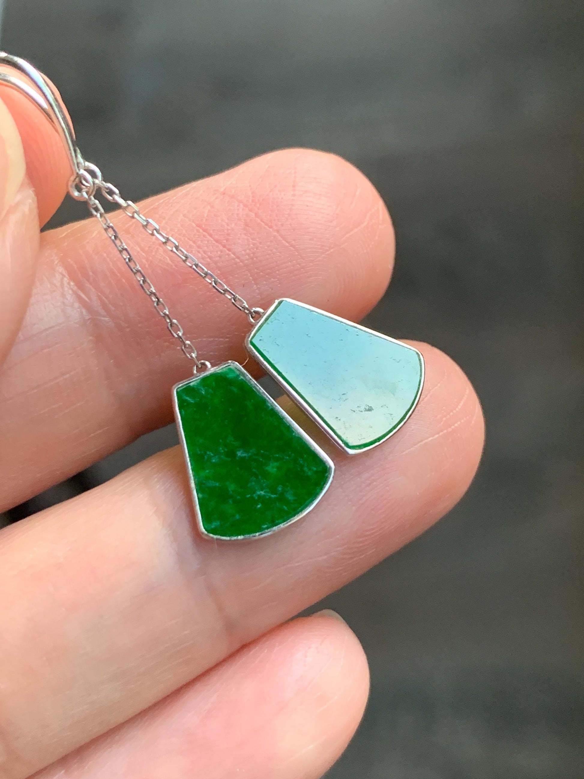 Certified Natural Burmese Icy Vibrant Hot Green Jadeite Dangle Earrings 18K White Gold 1.03g 天然缅甸阳绿翡翠镶嵌耳钩 6888