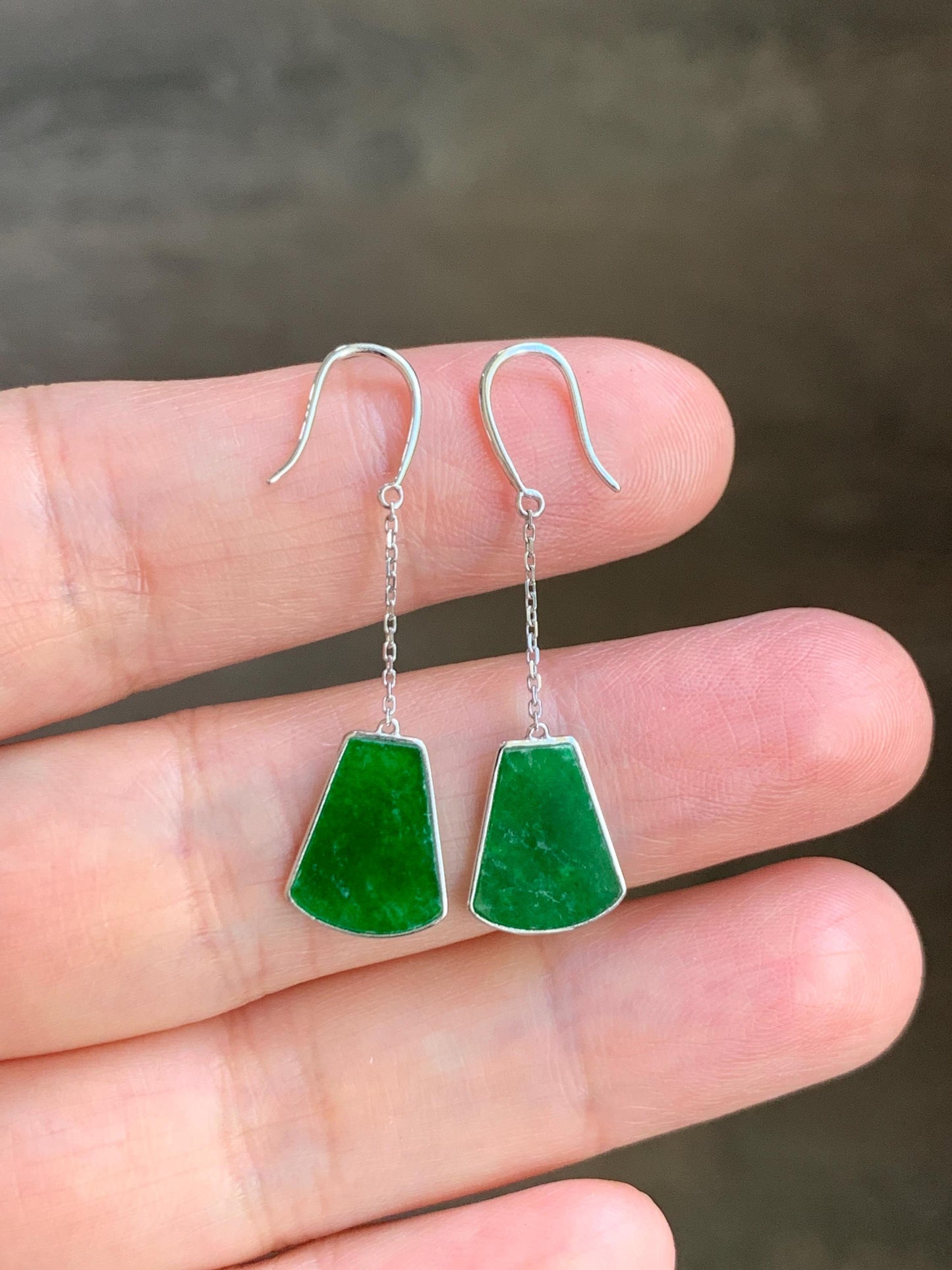 Certified Natural Burmese Icy Vibrant Hot Green Jadeite Dangle Earrings 18K White Gold 1.03g 天然缅甸阳绿翡翠镶嵌耳钩 6888