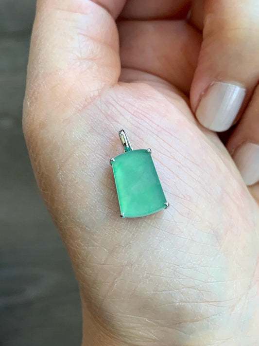 Petite Certified Natural Burmese Icy Highly Translucent Light Green Jadeite Wu Shi Pai Amulet 18K White Gold 1.27g 天然缅甸冰果绿翡翠无事牌镶嵌吊坠 6889