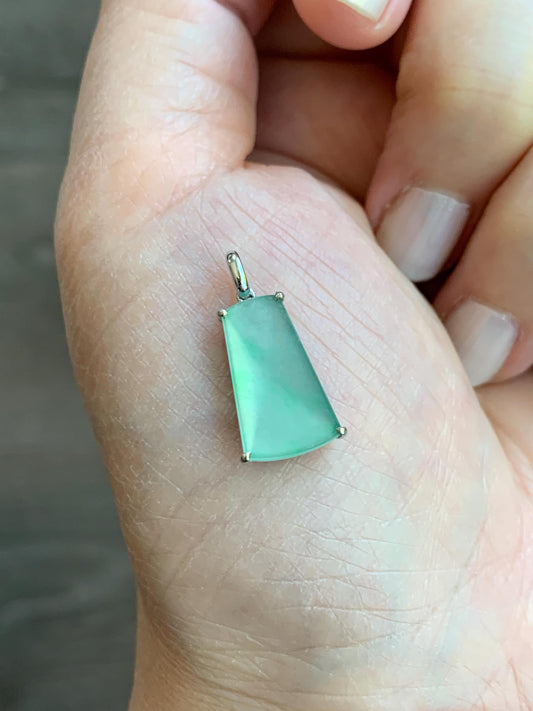 Petite Certified Natural Burmese Icy Highly Translucent Light Green Jadeite Wu Shi Pai Amulet 18K White Gold 1.26g 天然缅甸冰果绿翡翠无事牌镶嵌吊坠 6890