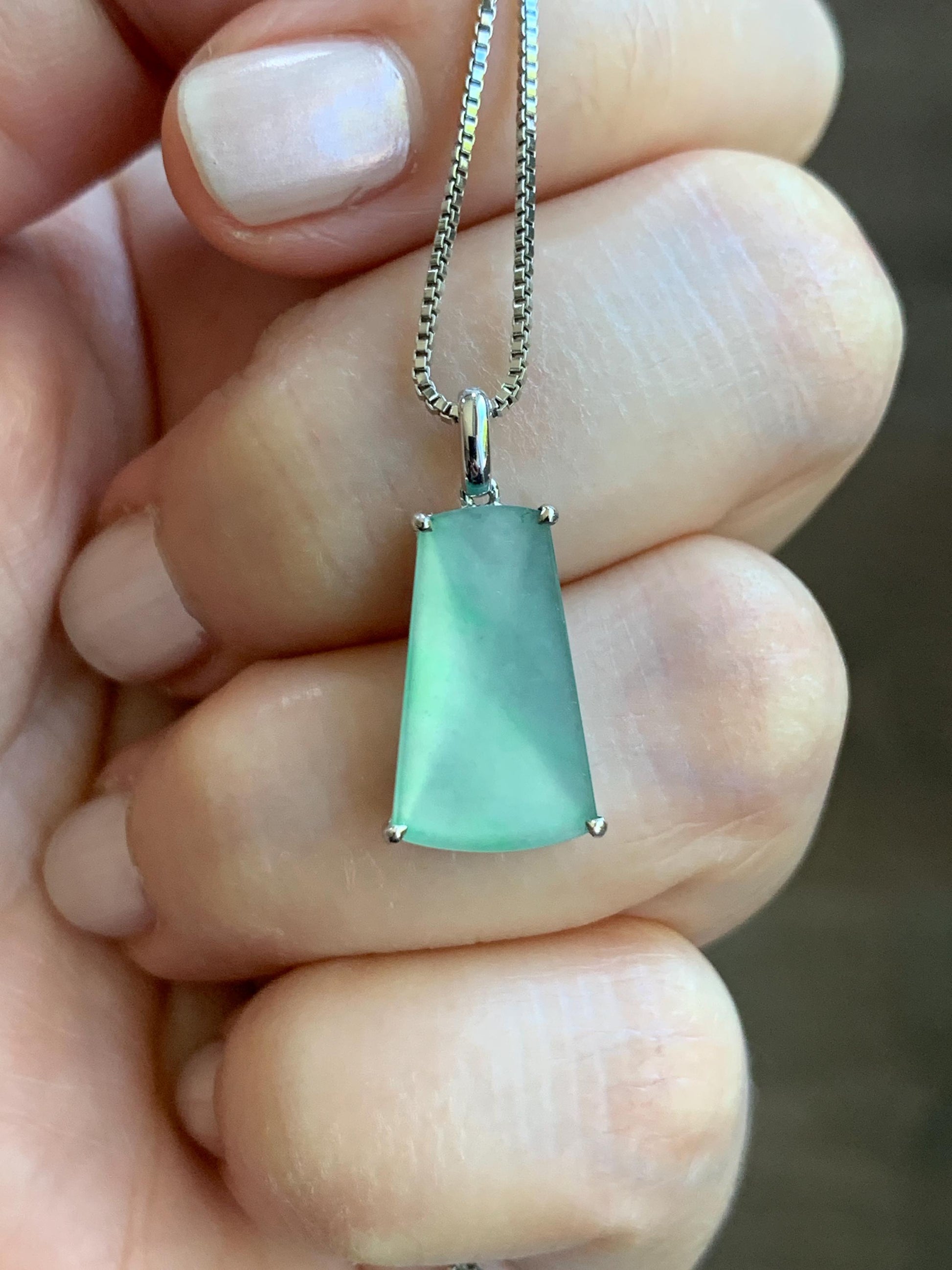Petite Certified Natural Burmese Icy Highly Translucent Light Green Jadeite Wu Shi Pai Amulet 18K White Gold 1.26g 天然缅甸冰果绿翡翠无事牌镶嵌吊坠 6890